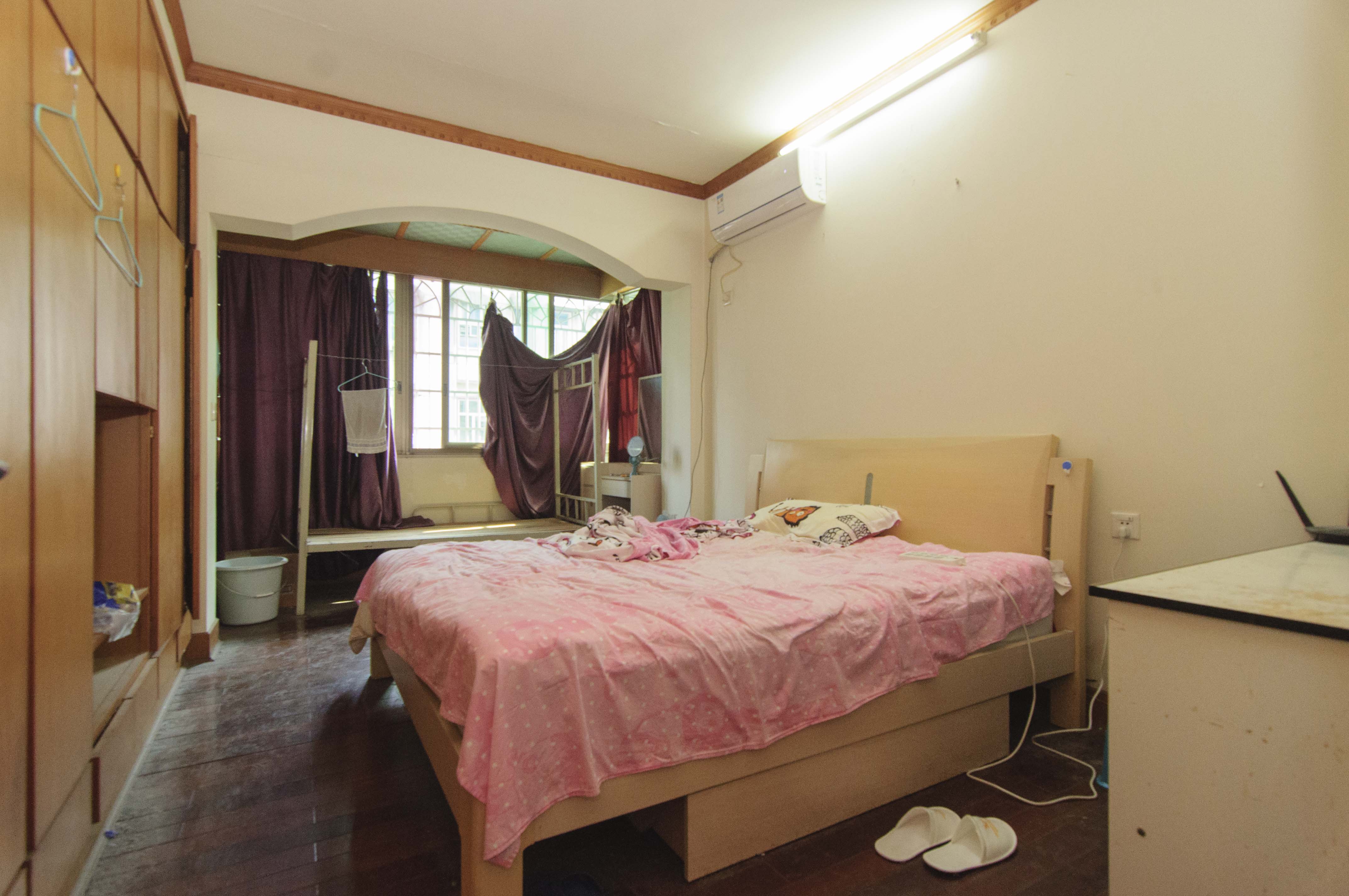 仰天湖省送变电宿舍  3室2厅1卫    62.0万卧室