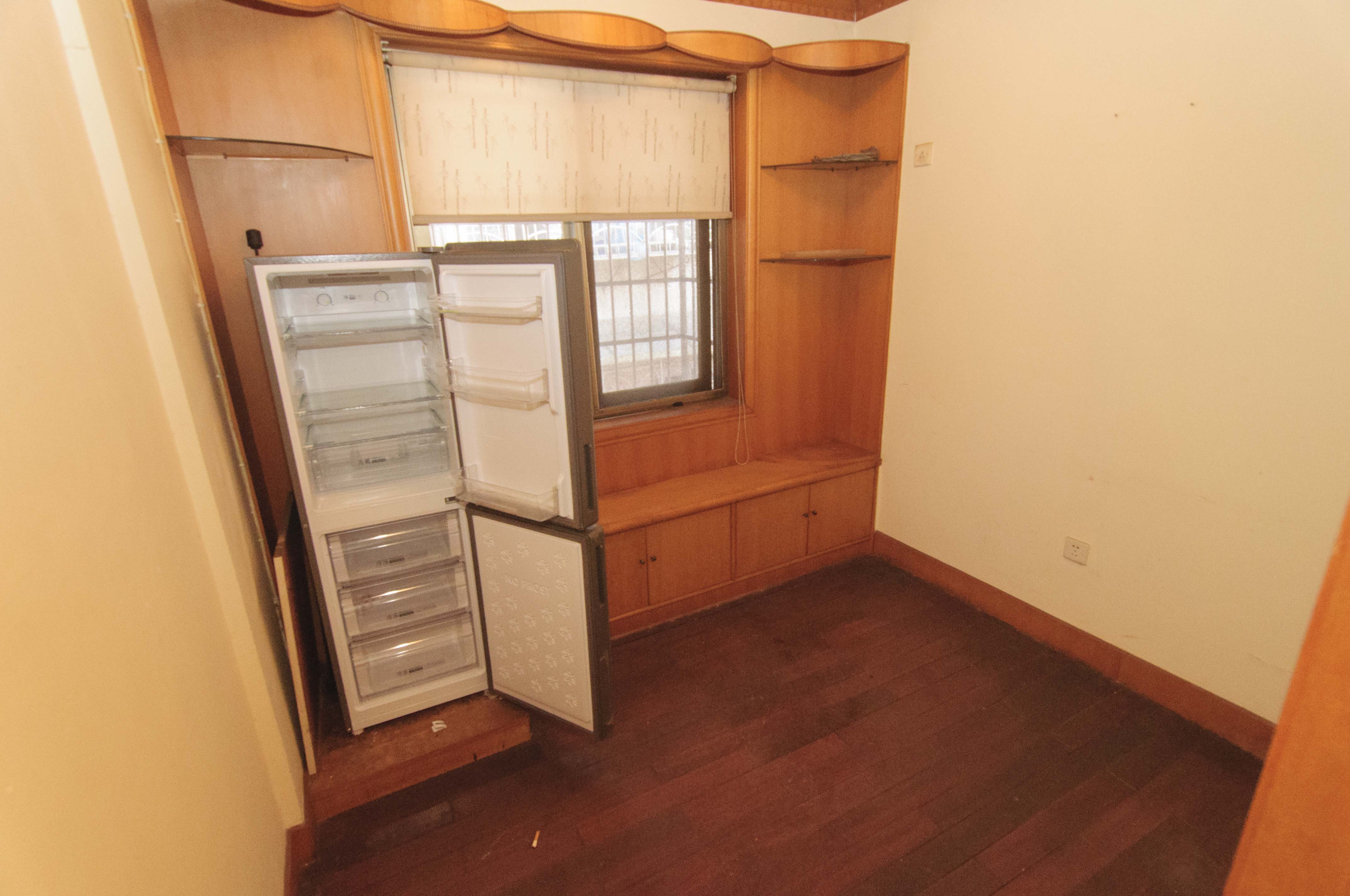 仰天湖省送变电宿舍  3室2厅1卫    62.0万卧室