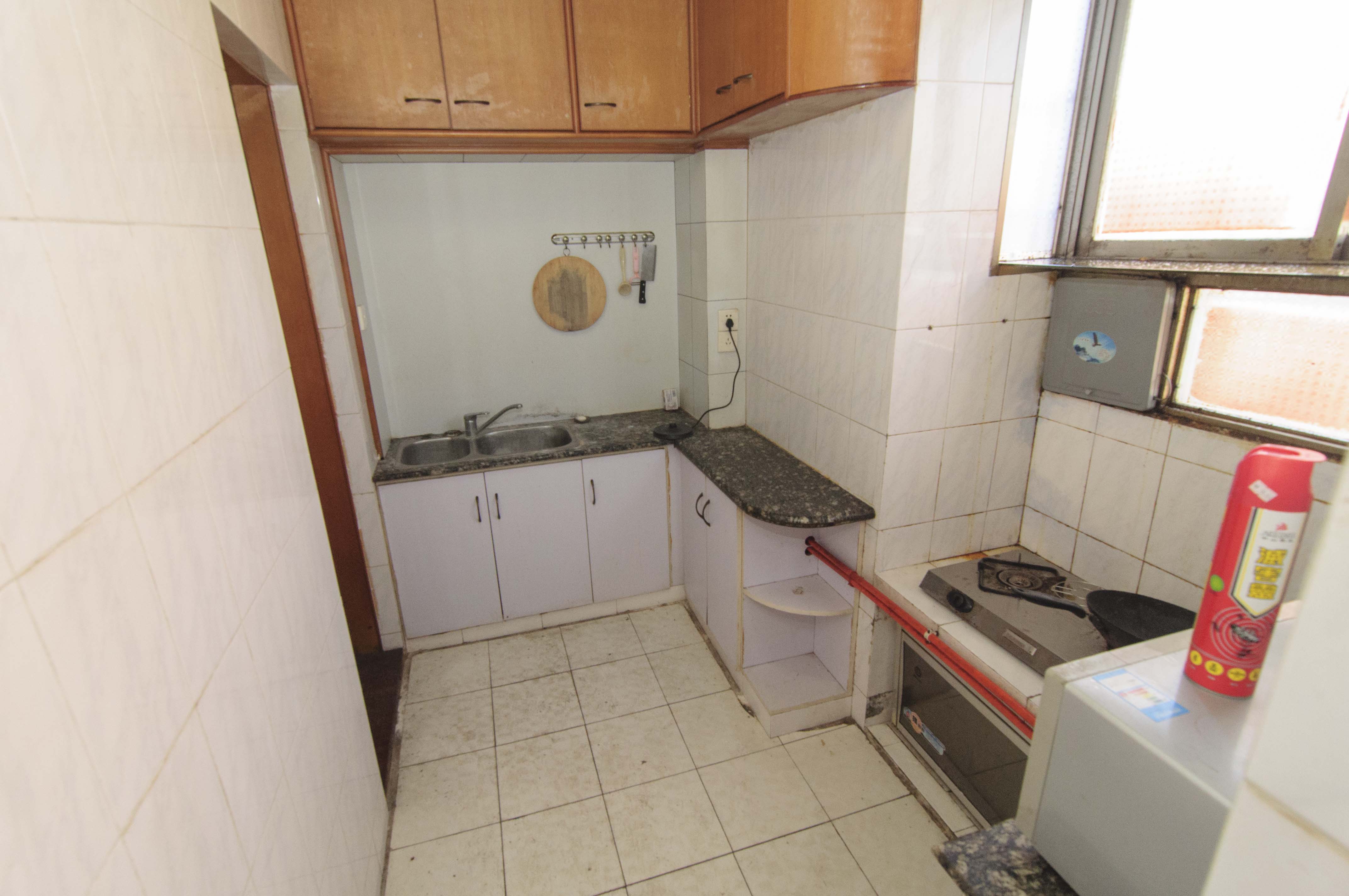 仰天湖省送变电宿舍  3室2厅1卫    62.0万厨房