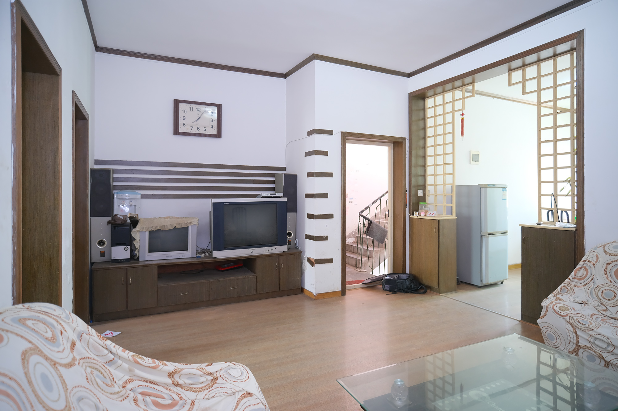 中南汽车世界  2室2厅1卫    43.0万 中南汽车世界  2室2厅1卫    43.0万客厅