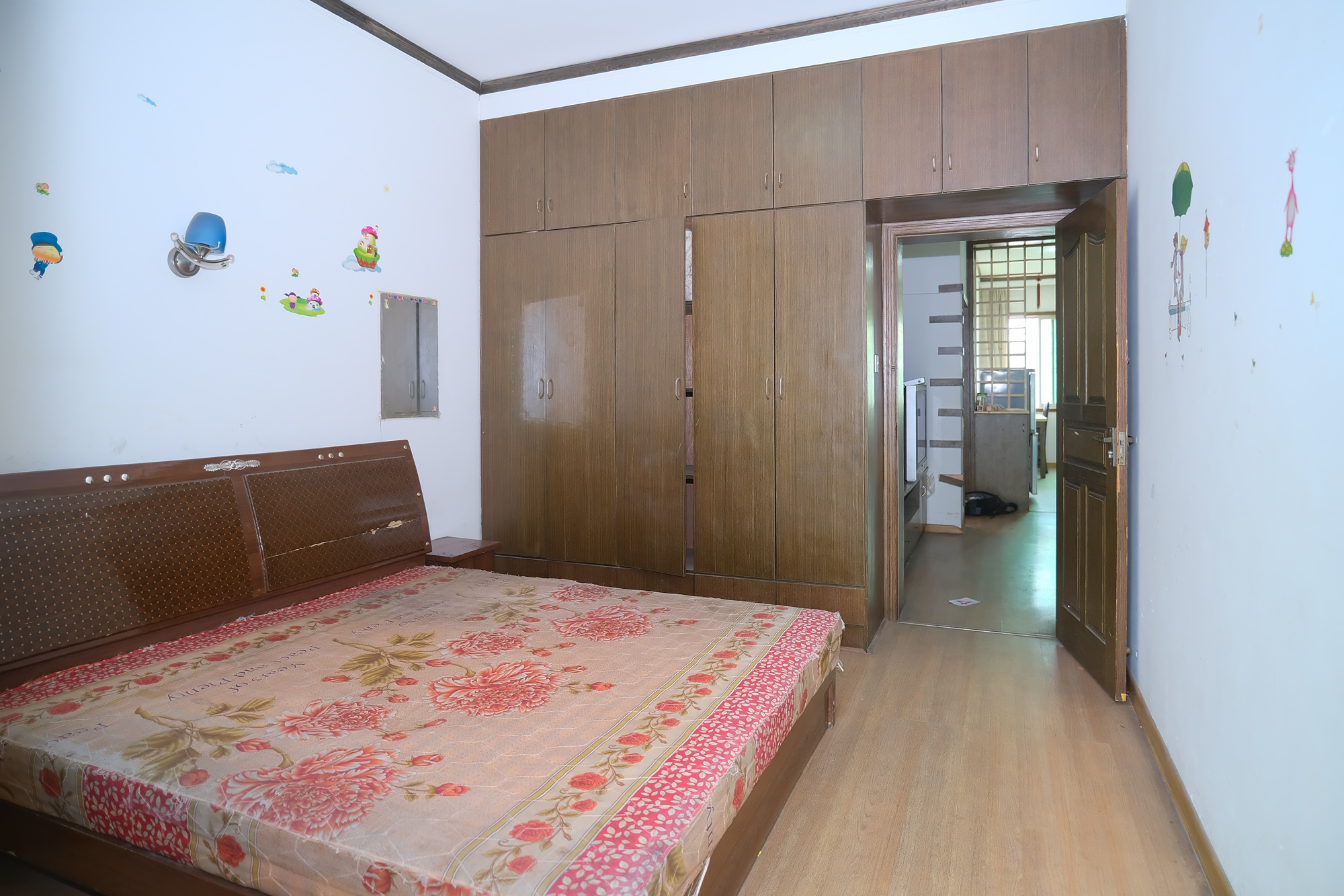 中南汽车世界  2室2厅1卫    43.0万 中南汽车世界  2室2厅1卫    43.0万卧室