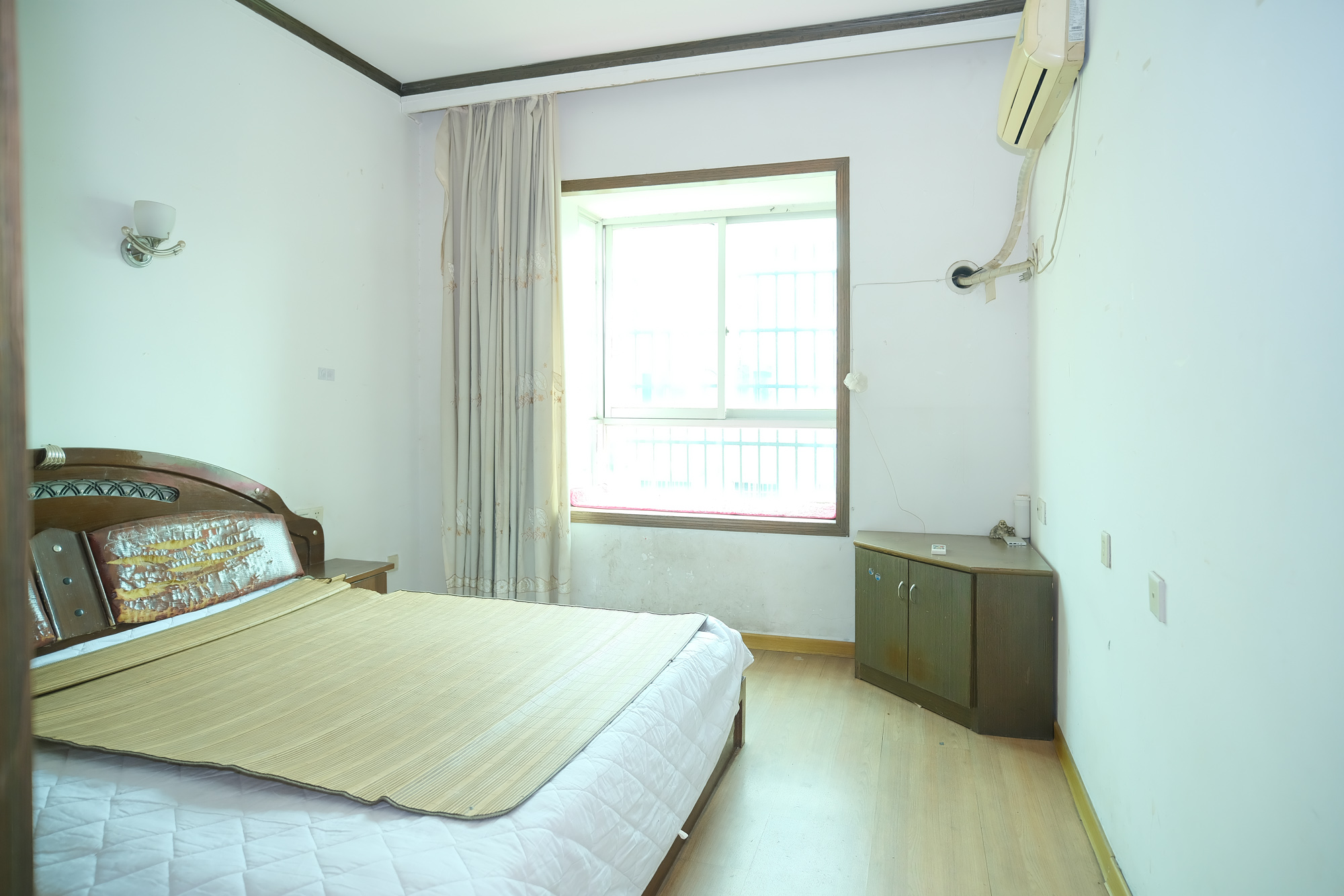 中南汽车世界  2室2厅1卫    43.0万 中南汽车世界  2室2厅1卫    43.0万卧室