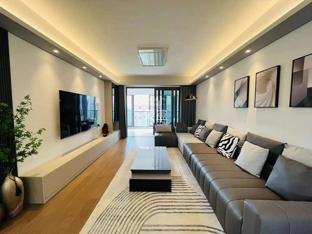 晋合湘水湾六期  4室2厅2卫    230.0万