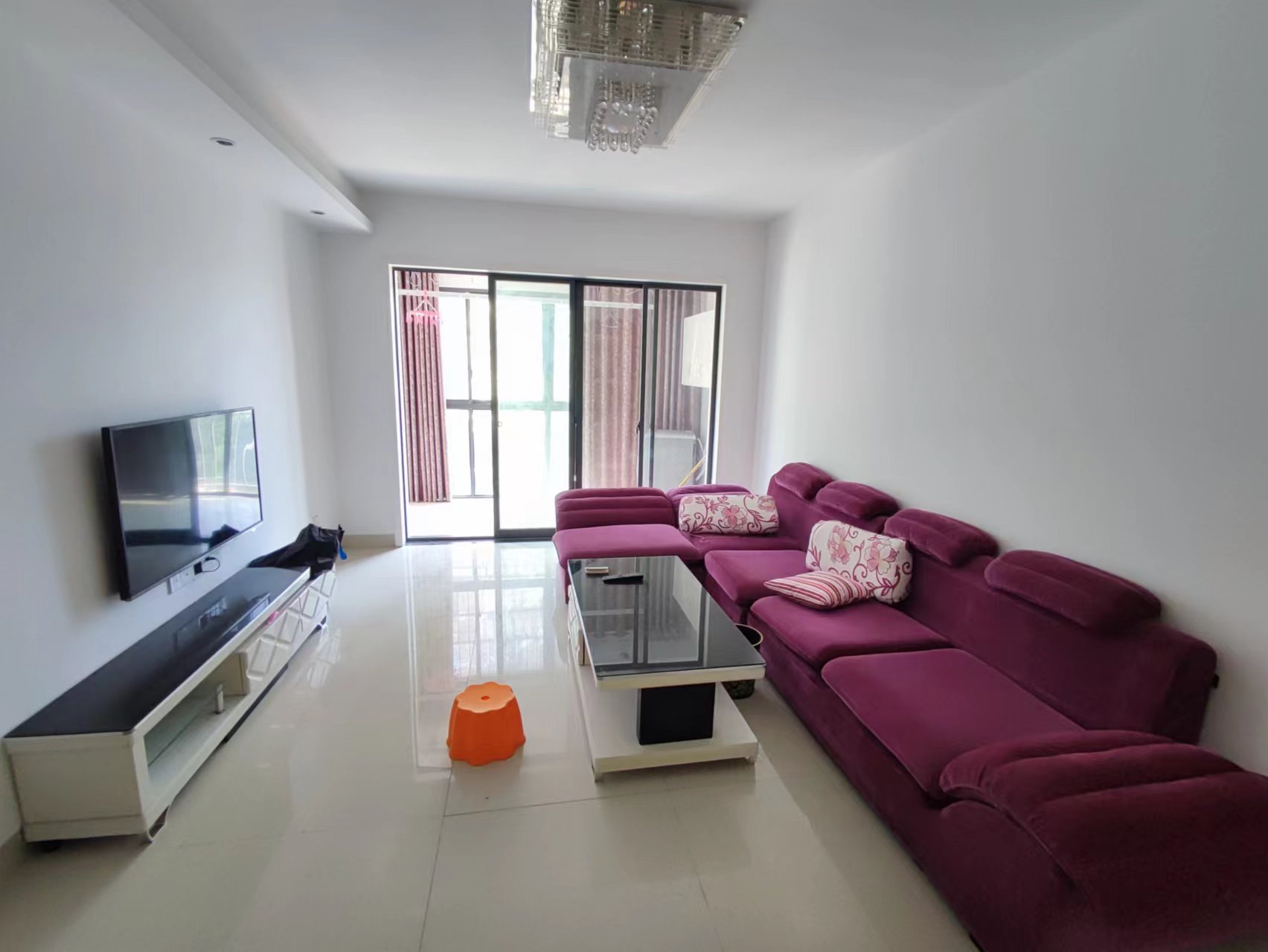 东方锦泰 2室2厅1卫 48.0万 东方锦泰 2室2厅1卫 48.0万客厅