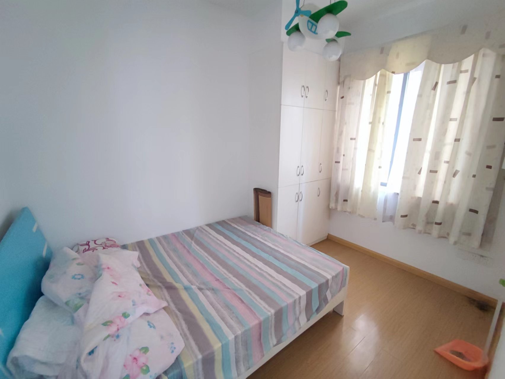 东方锦泰 2室2厅1卫 48.0万 东方锦泰 2室2厅1卫 48.0万客厅