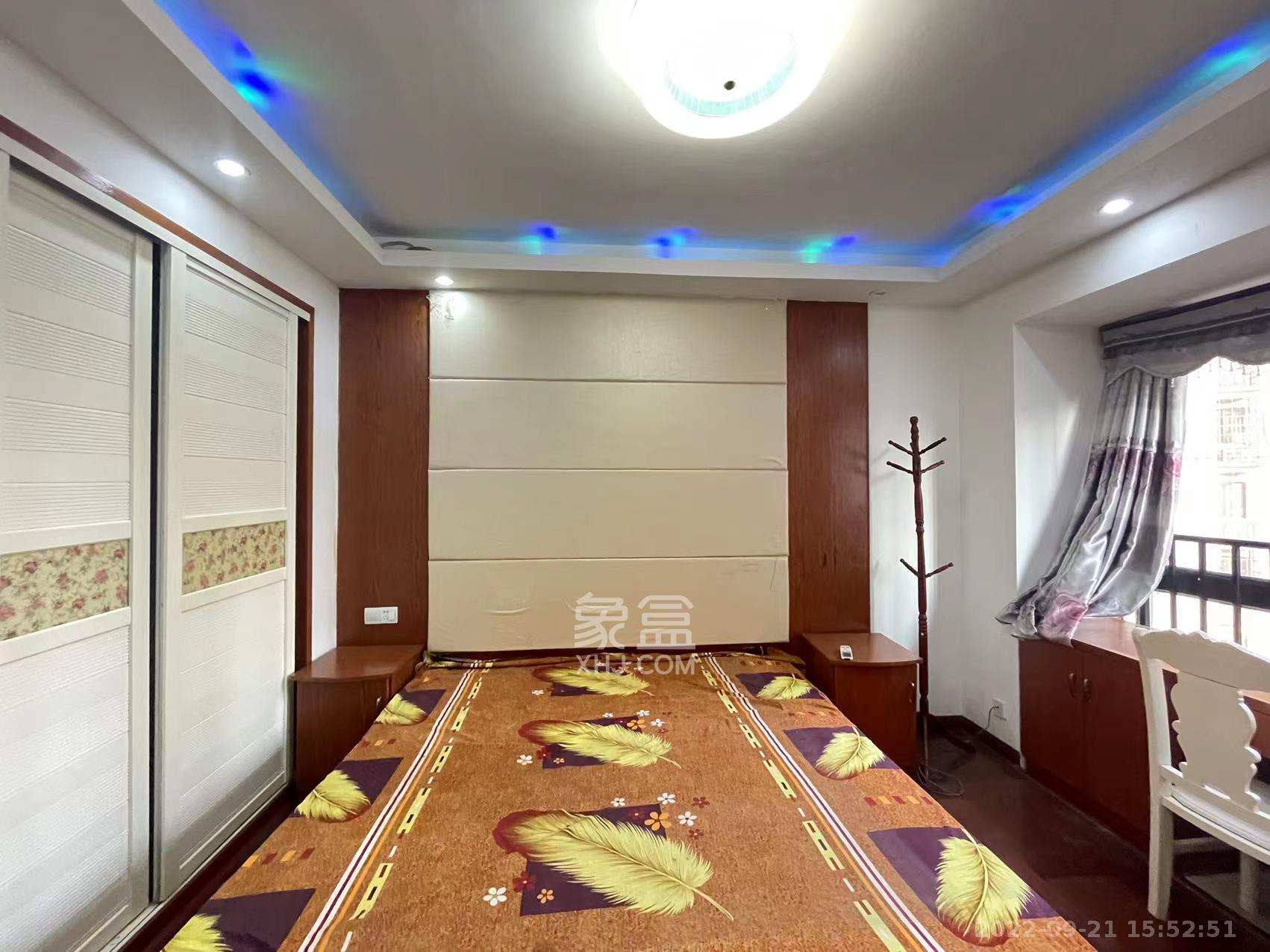 康桥长郡  3室2厅2卫   2500.00元/月室内图1
