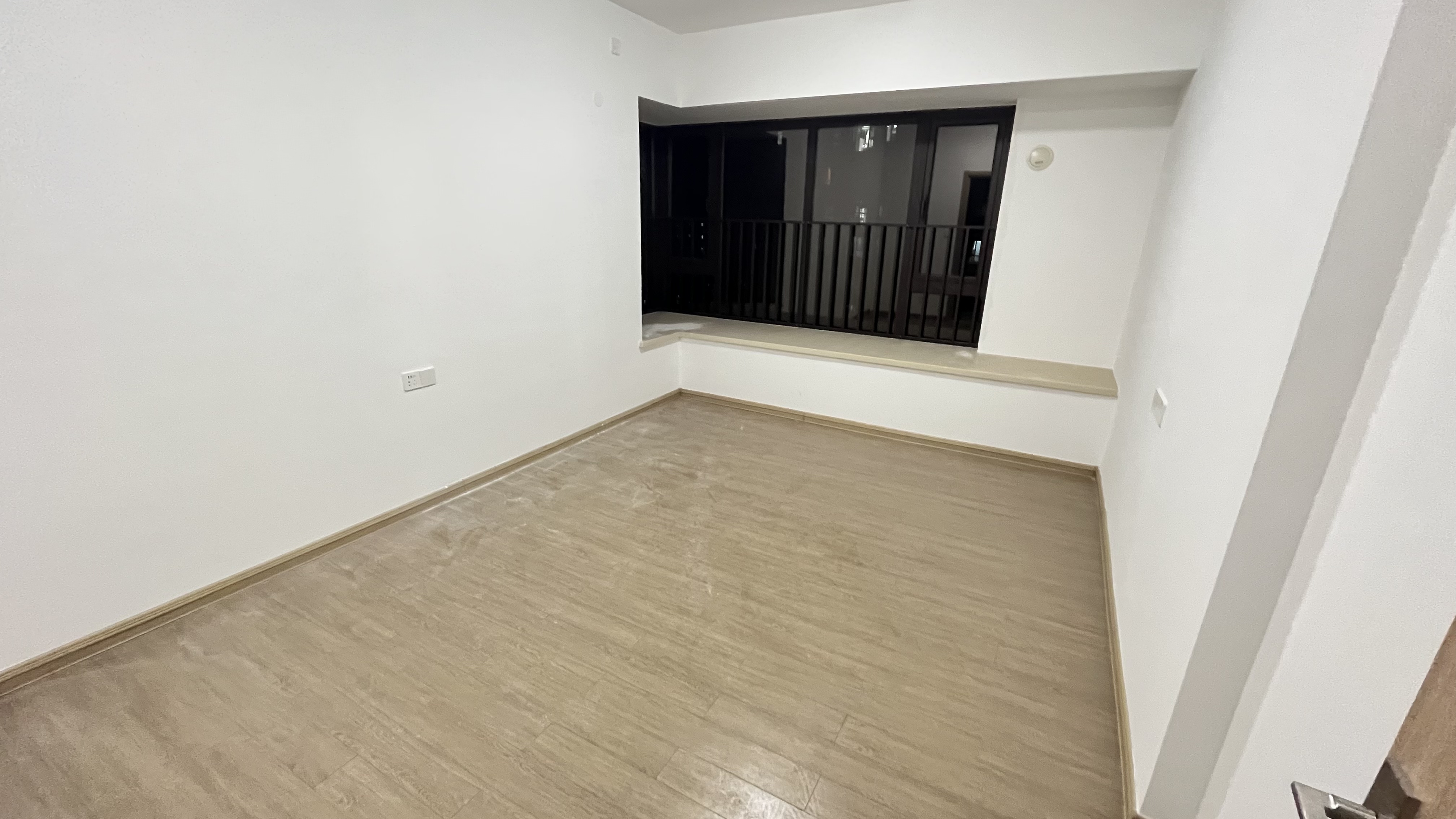 东部美的城 4室2厅2卫 95.0万 东部美的城 4室2厅2卫 95.0万室内图