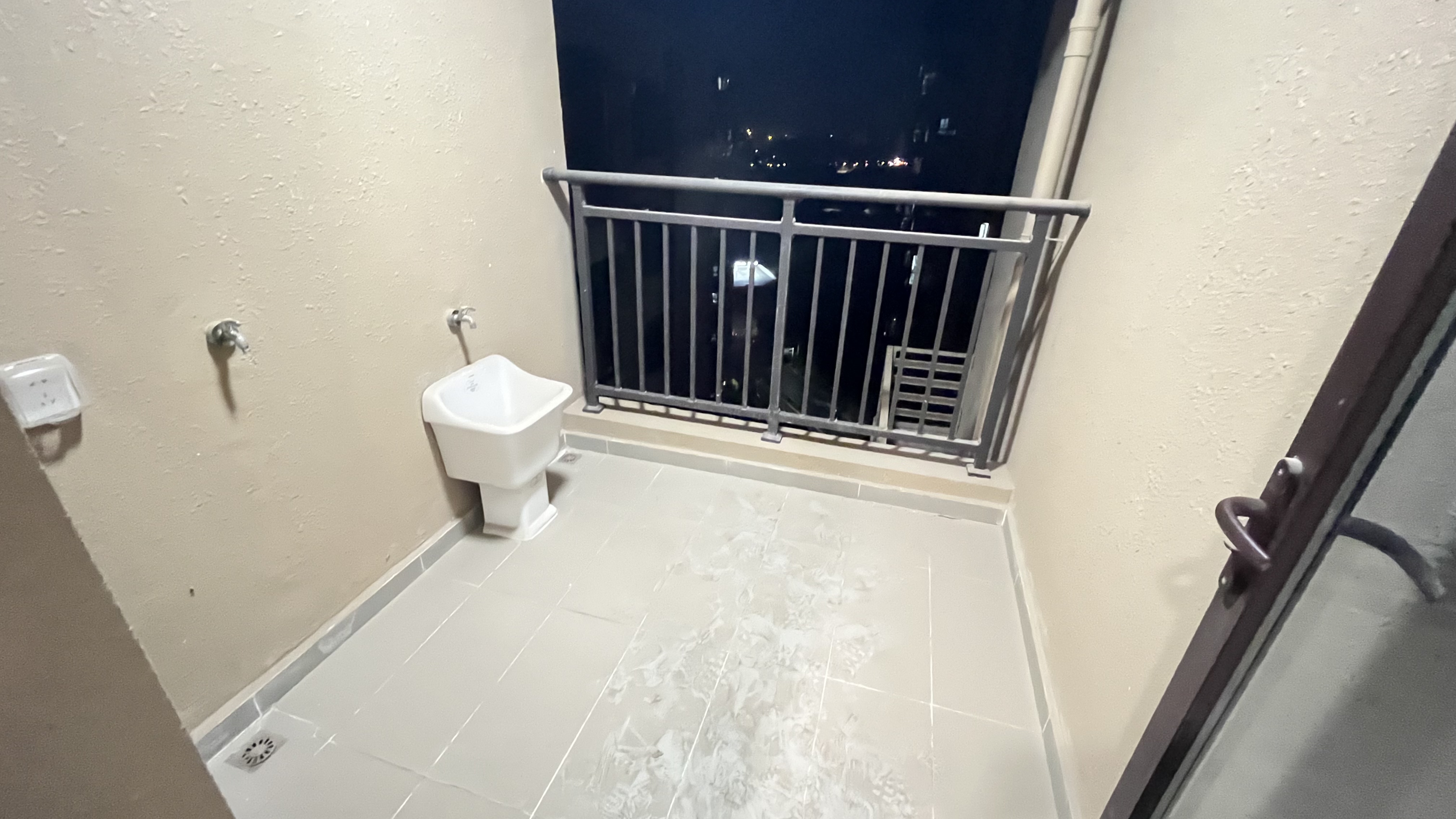 东部美的城 4室2厅2卫 95.0万 东部美的城 4室2厅2卫 95.0万室内图