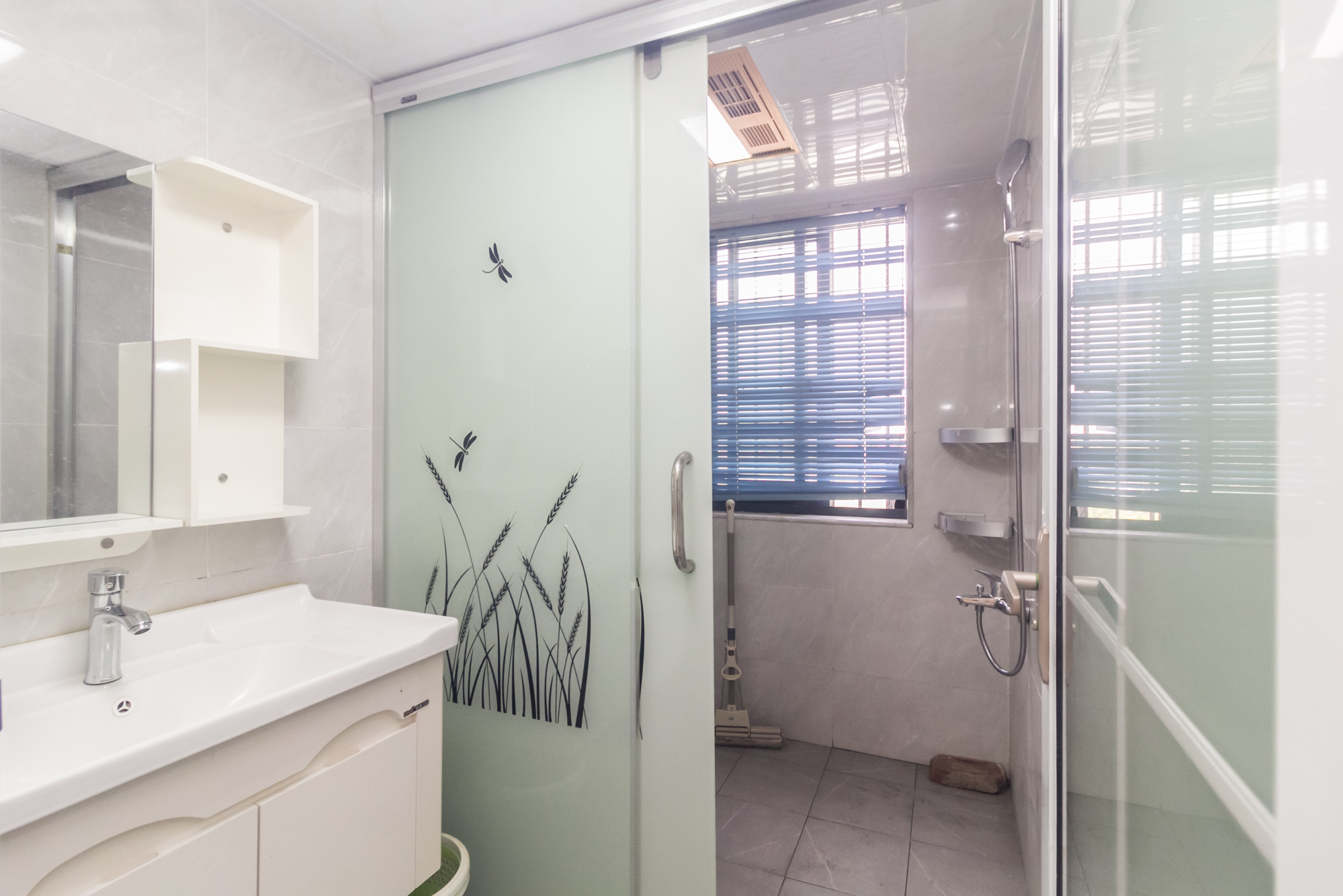 高林仕家 3室2厅1卫 83.78万 高林仕家 3室2厅1卫 83.78万卫生间