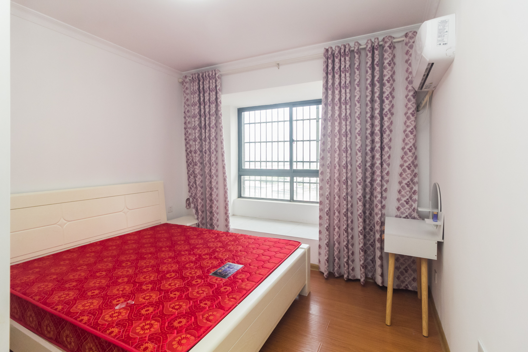 高林仕家 3室2厅1卫 83.78万 高林仕家 3室2厅1卫 83.78万卧室