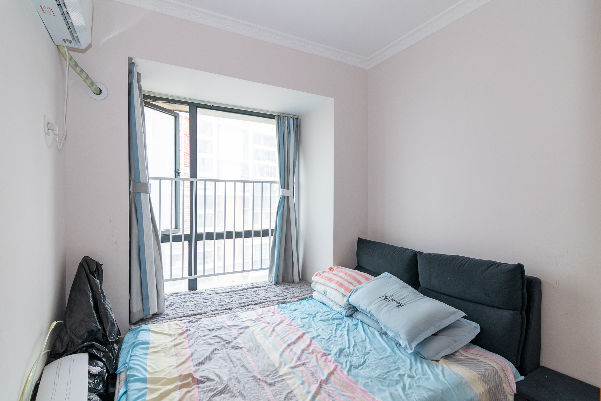 浩龙音乐界 3室2厅1卫 88.0万 浩龙音乐界 3室2厅1卫 88.0万卧室