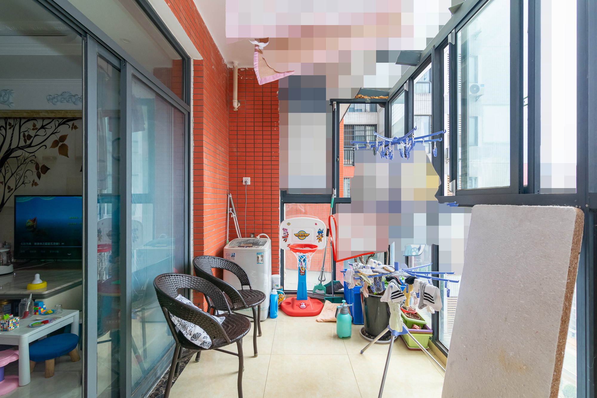 浩龙音乐界 3室2厅1卫 88.0万 浩龙音乐界 3室2厅1卫 88.0万阳台