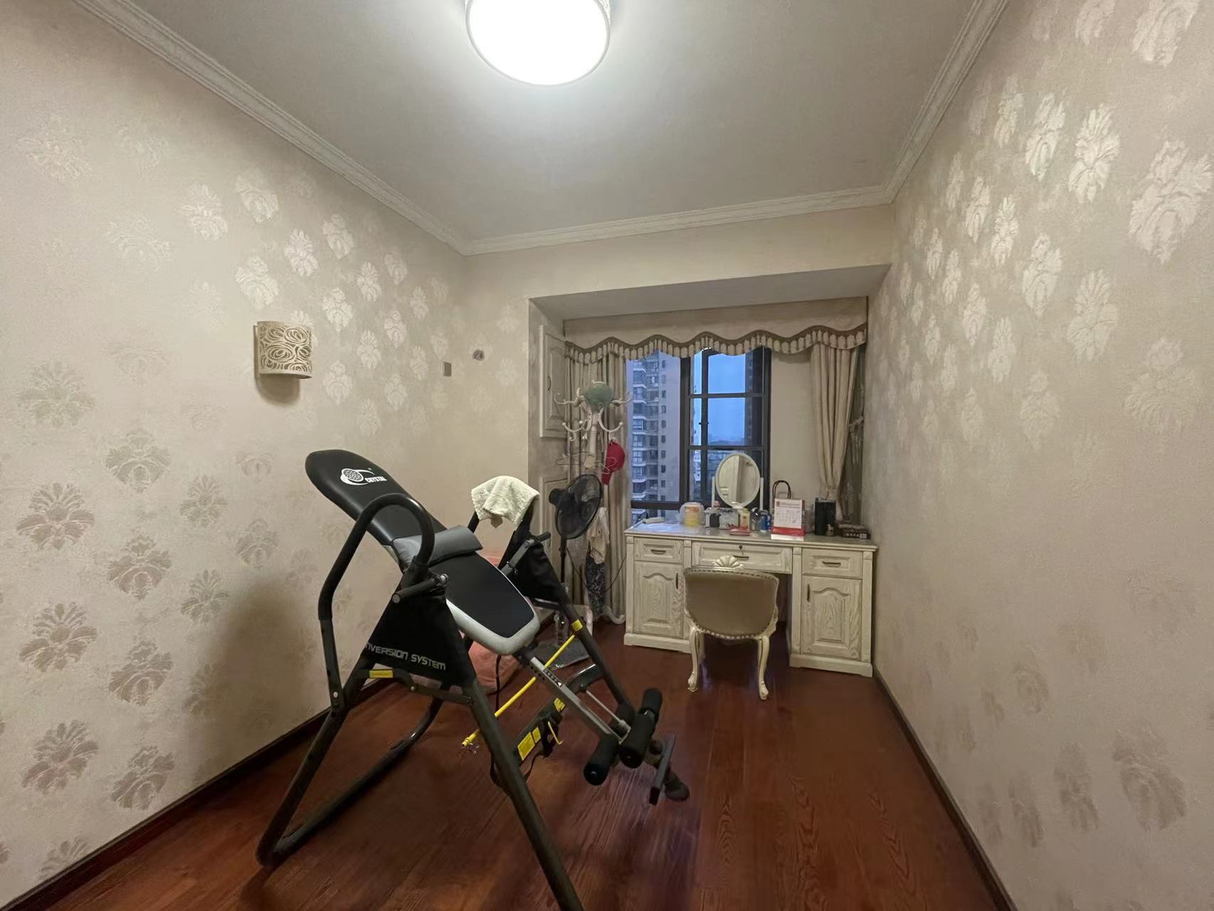 凯旋名门人民中路1006号 4室2厅2卫 128.0万 凯旋名门人民中路1006号 4室2厅2卫 128.0万室内图