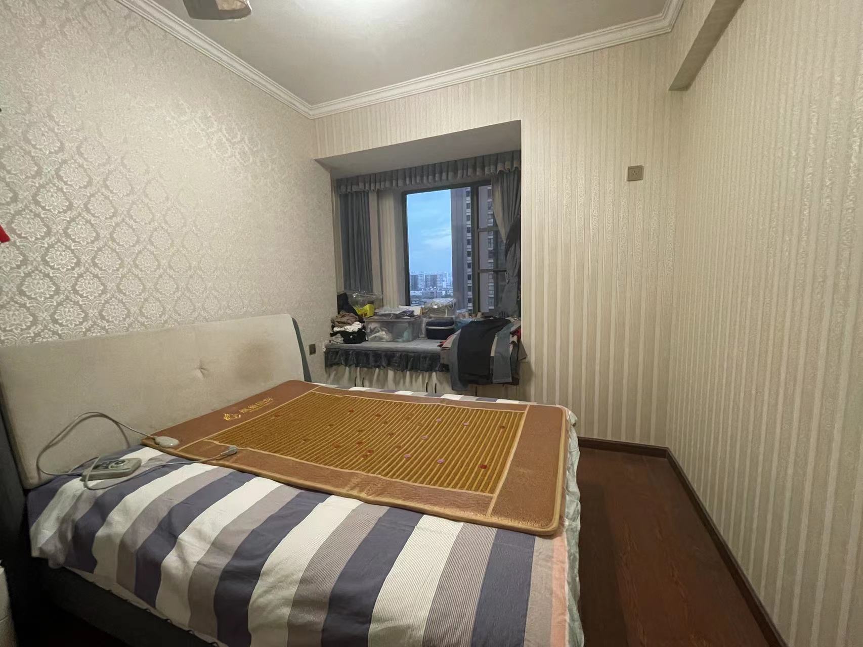 凯旋名门人民中路1006号 4室2厅2卫 128.0万 凯旋名门人民中路1006号 4室2厅2卫 128.0万室内图