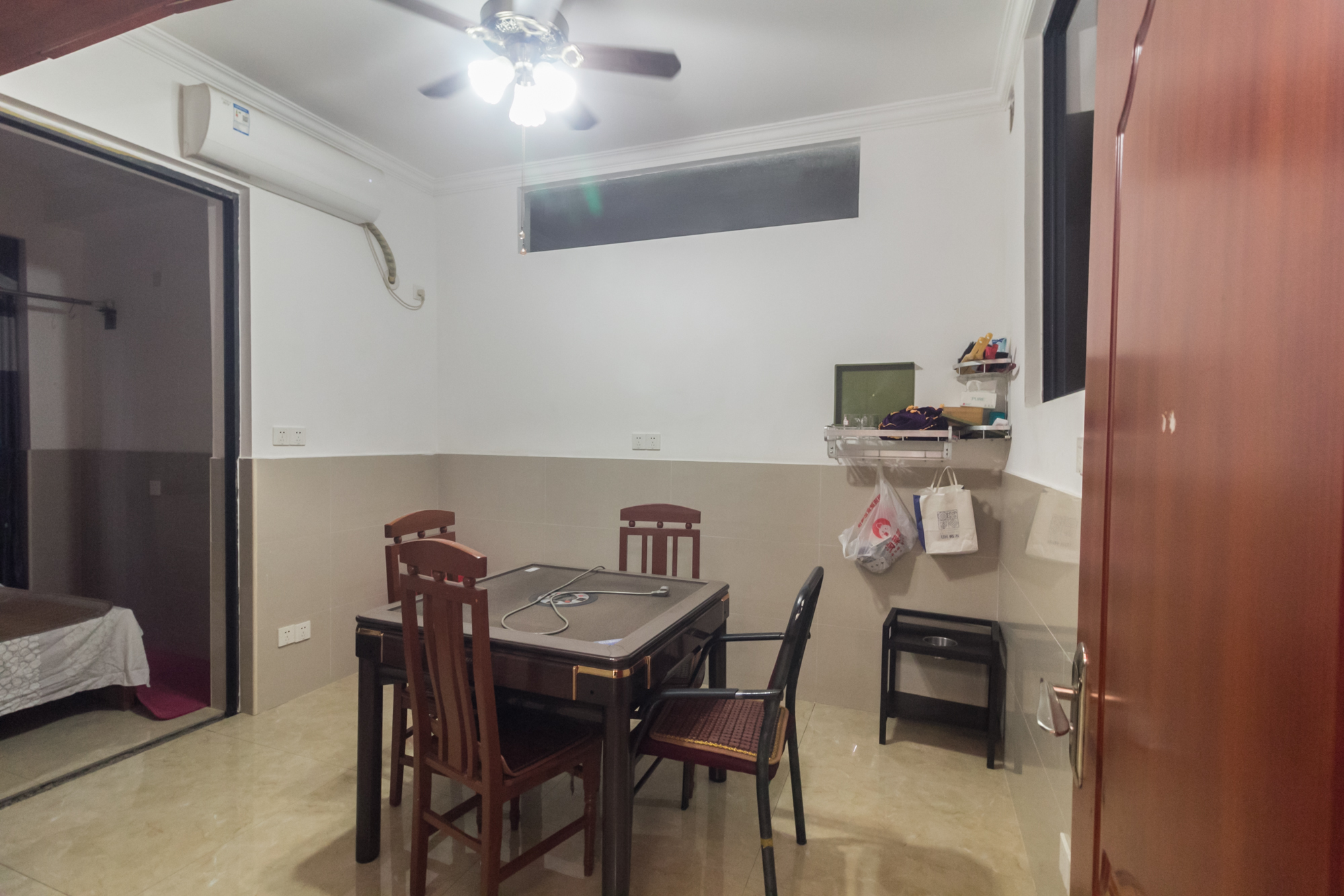 深业睿城  5室2厅2卫    236.64万 深业睿城  5室2厅2卫    236.64万卧室