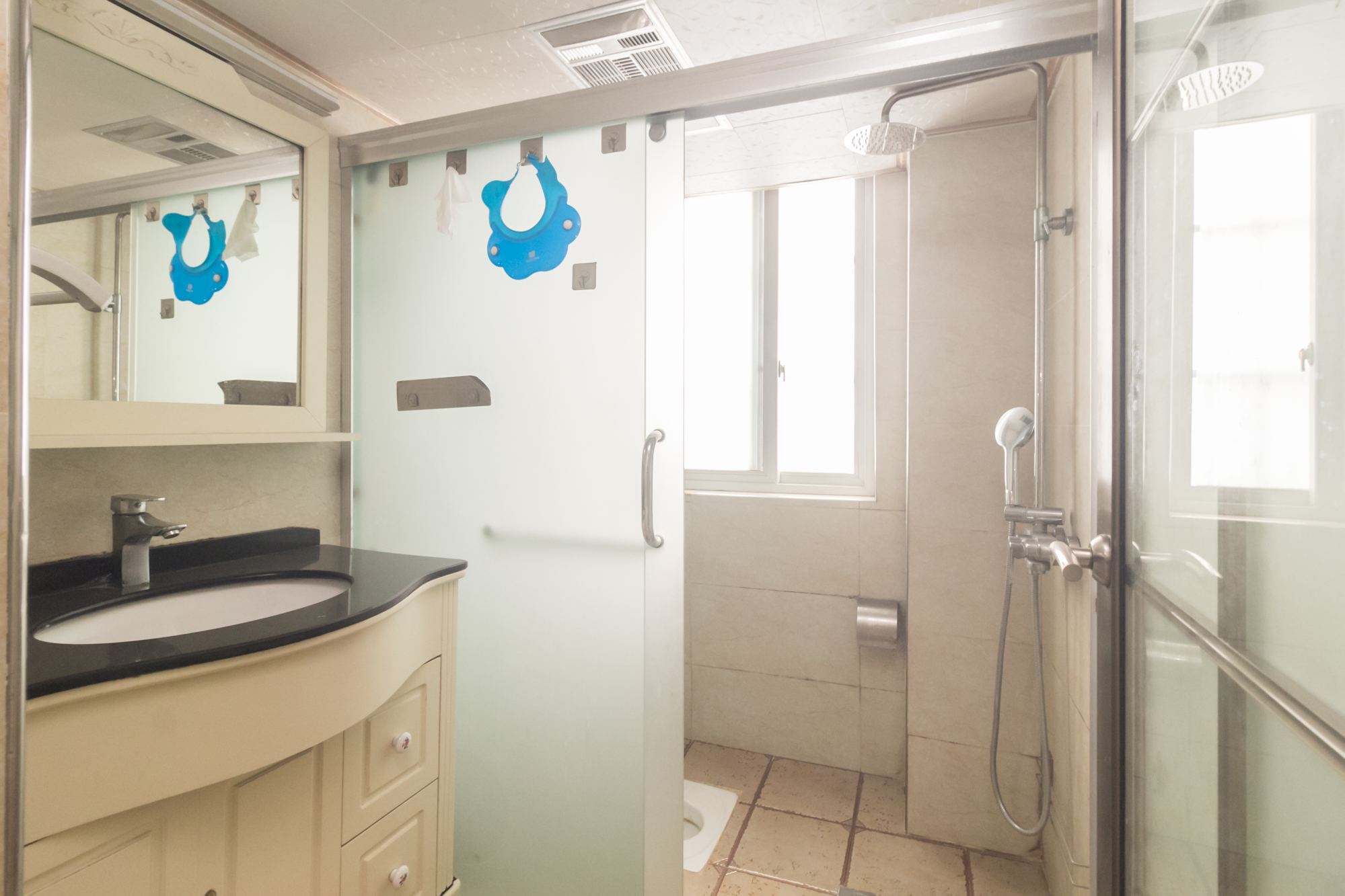 爵士湘 2室2厅1卫 45.0万 爵士湘 2室2厅1卫 45.0万卫生间