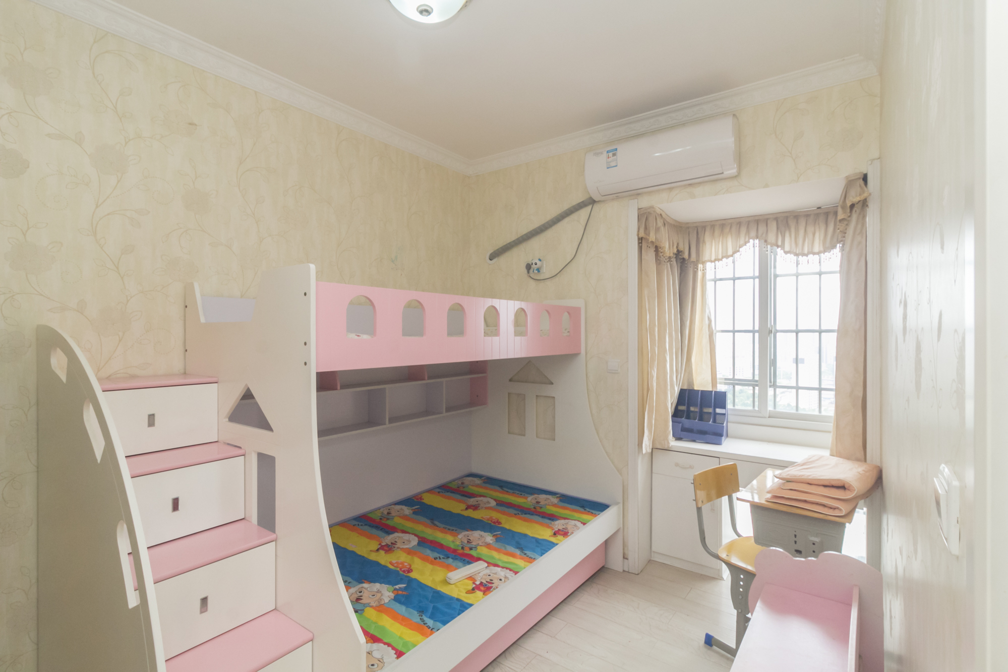 爵士湘 2室2厅1卫 45.0万 爵士湘 2室2厅1卫 45.0万卧室