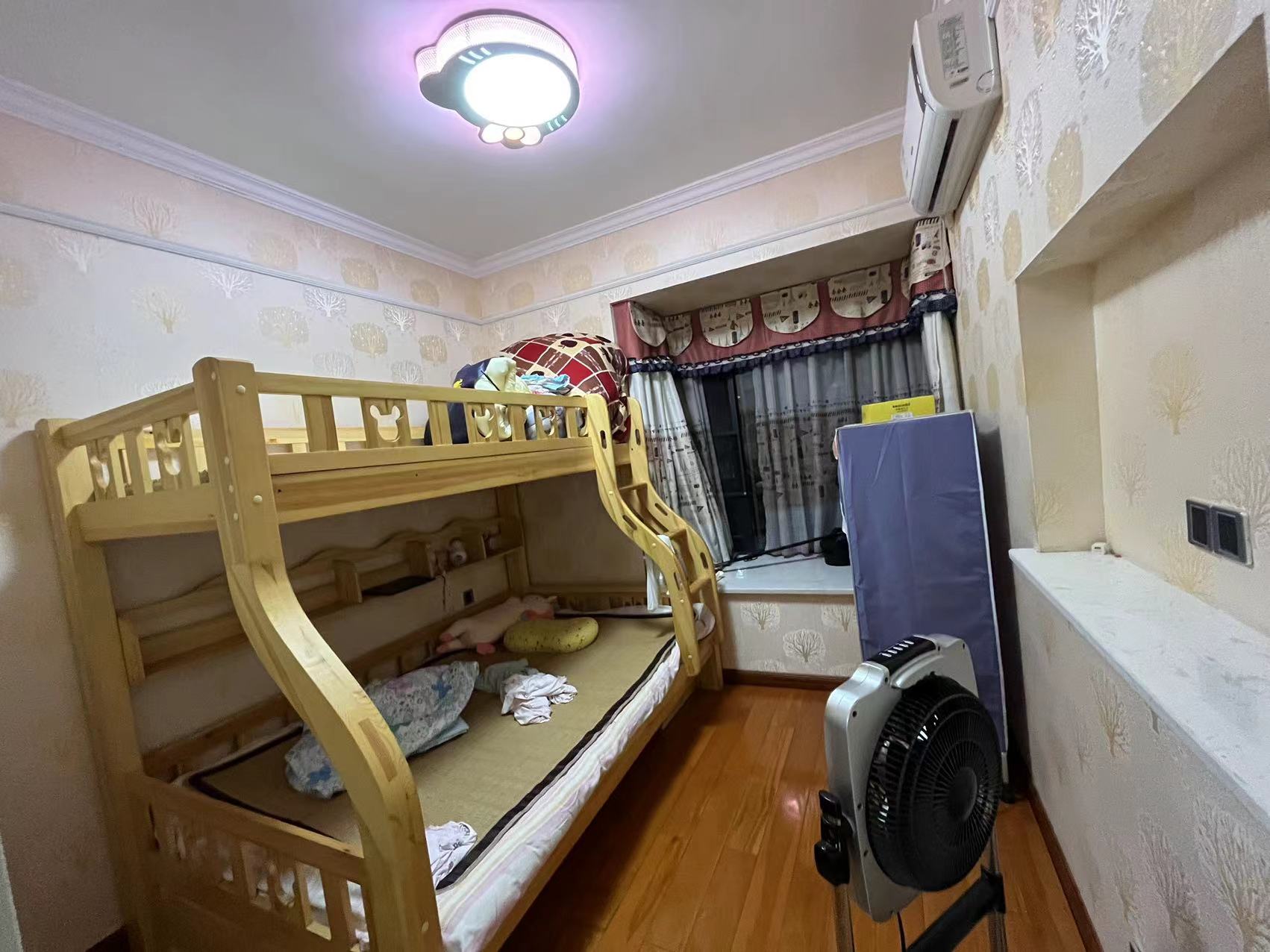 新桂广场 4室2厅2卫 116.0万 新桂广场 4室2厅2卫 116.0万室内图