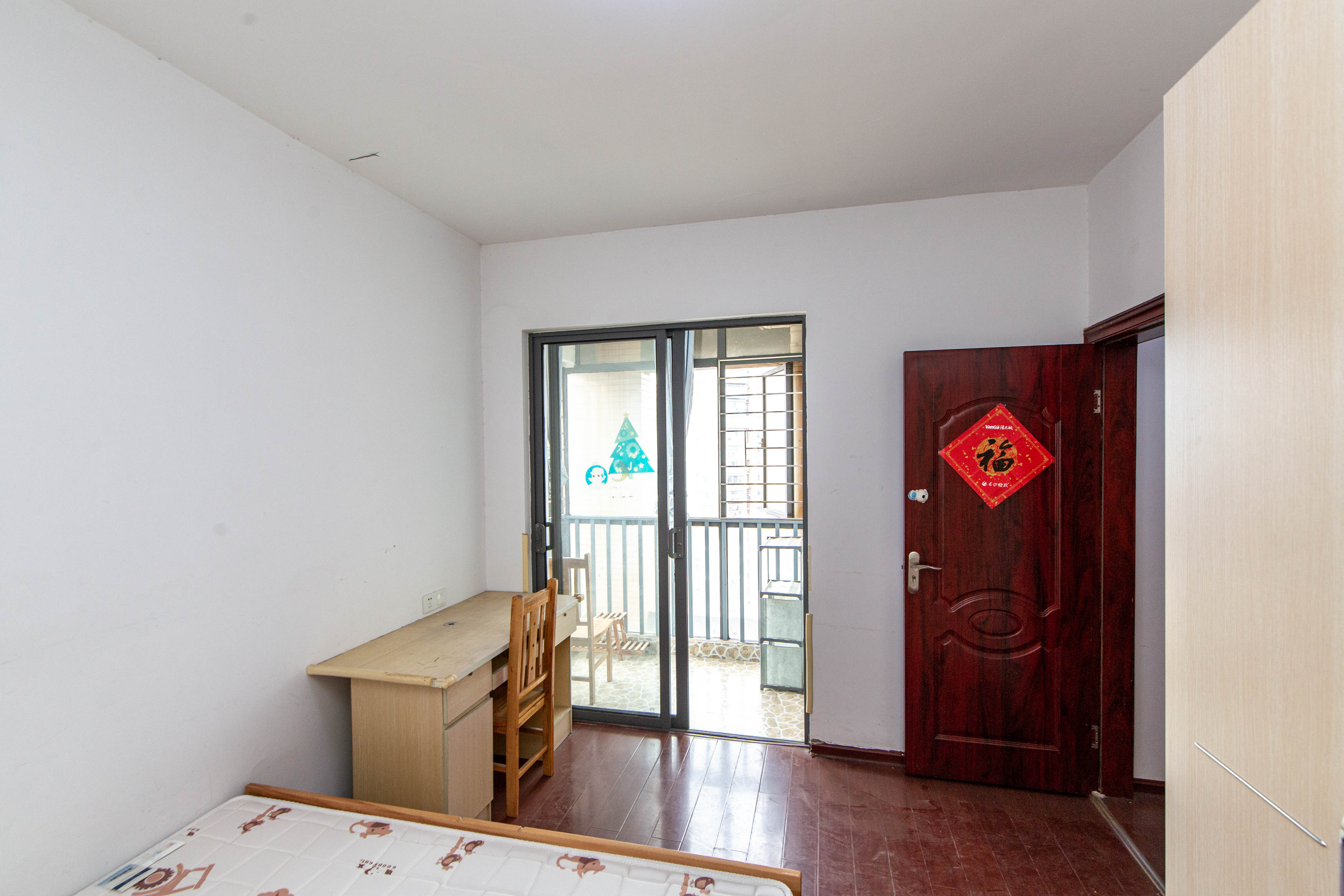 中城丽景香山园  2室2厅1卫   105.00万卧室