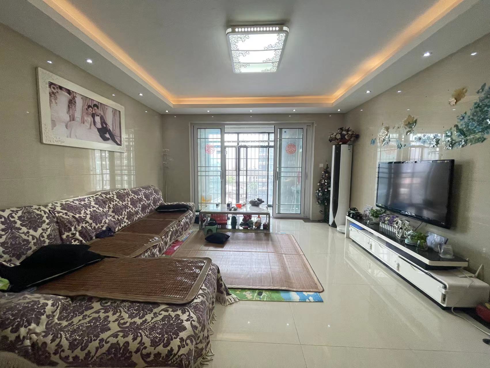 印象华都 4室2厅2卫 83.0万 印象华都 4室2厅2卫 83.0万室内图