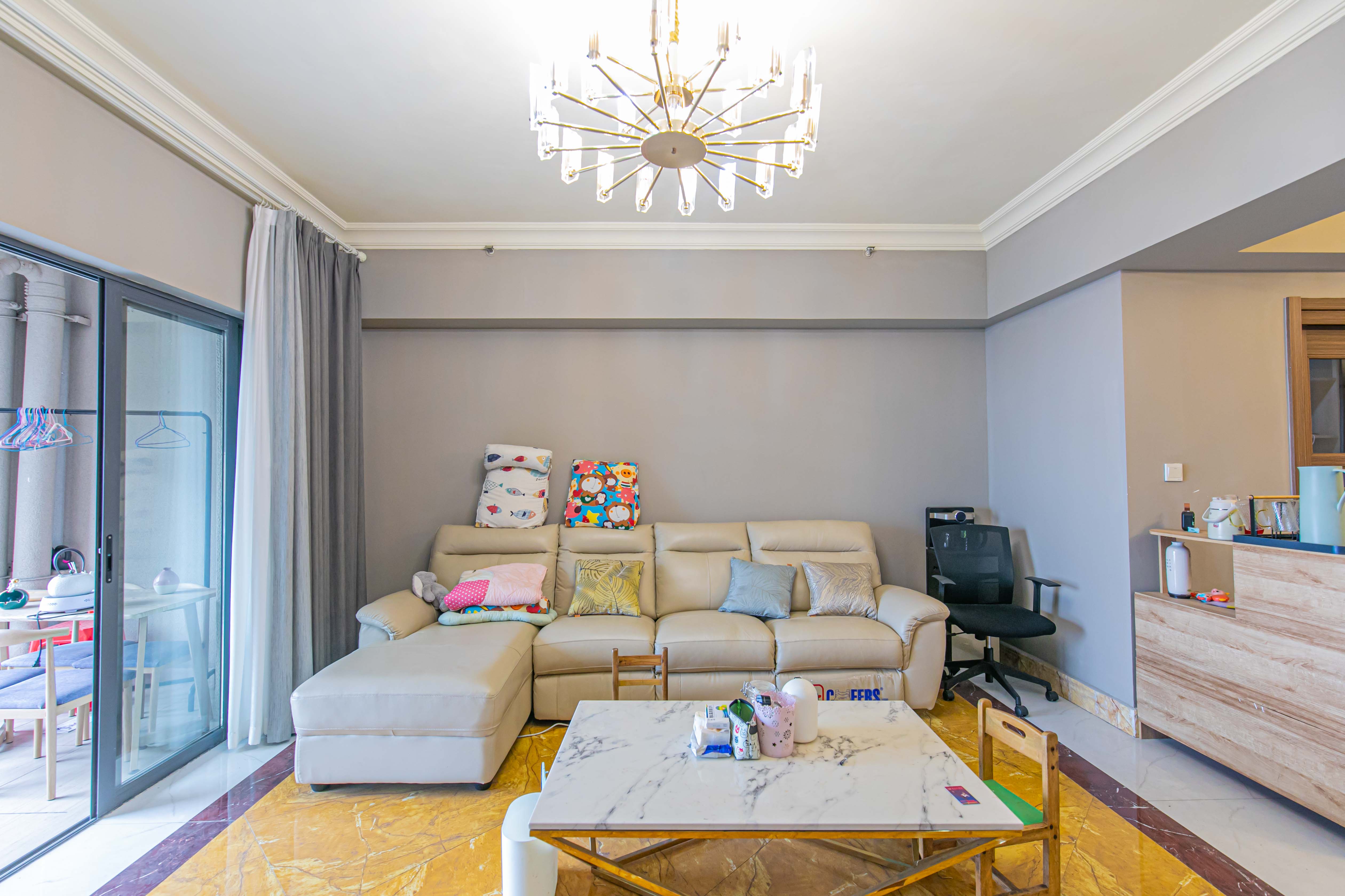 碧桂园威尼斯城 3室2厅2卫 139.80万 碧桂园威尼斯城 3室2厅2卫 139.80万客厅