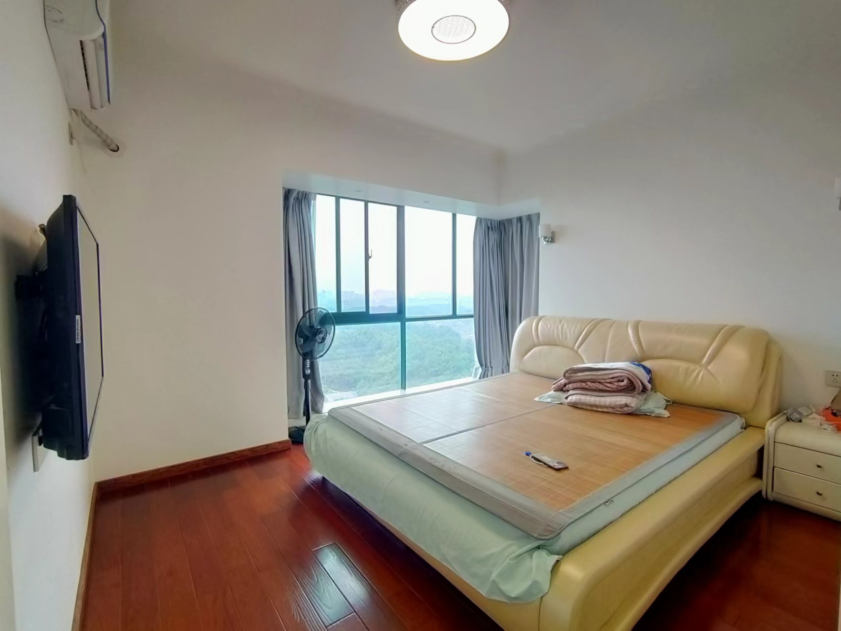 经世皇城 4室2厅2卫 148.0万 经世皇城 4室2厅2卫 148.0万室内图