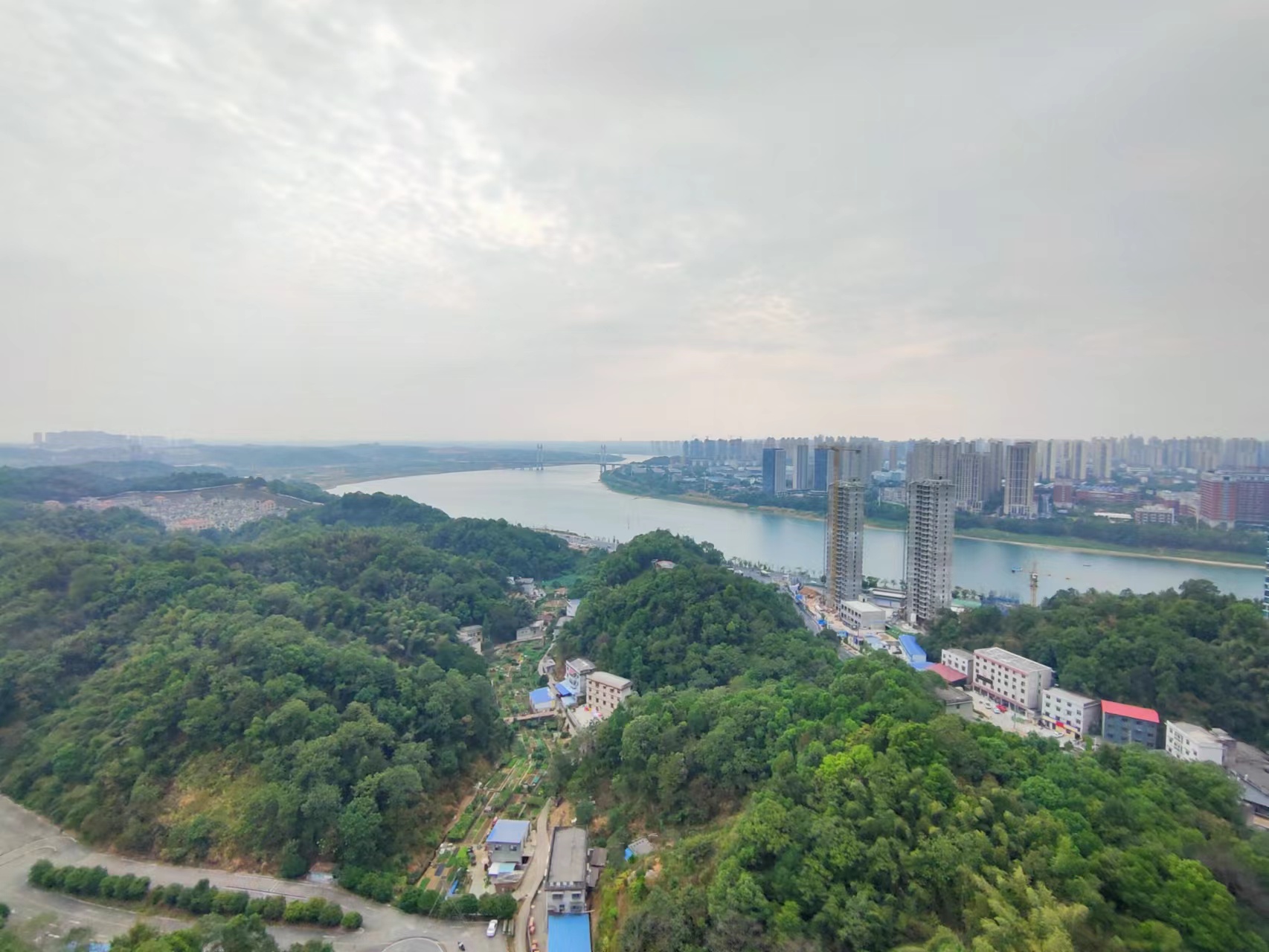 经世皇城 4室2厅2卫 148.0万 经世皇城 4室2厅2卫 148.0万室内图