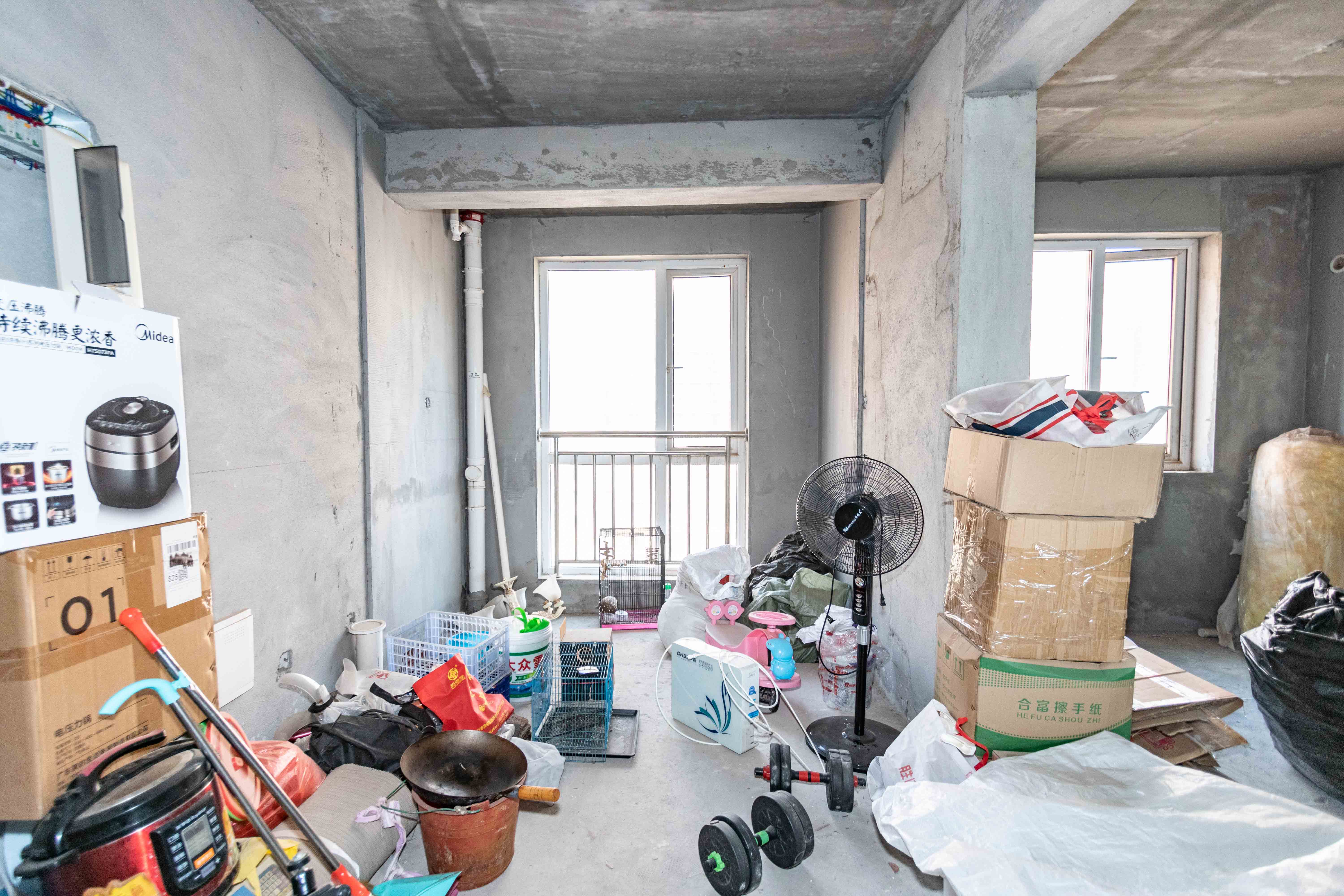 丽发新城 3室2厅2卫 72.0万 丽发新城 3室2厅2卫 72.0万客厅