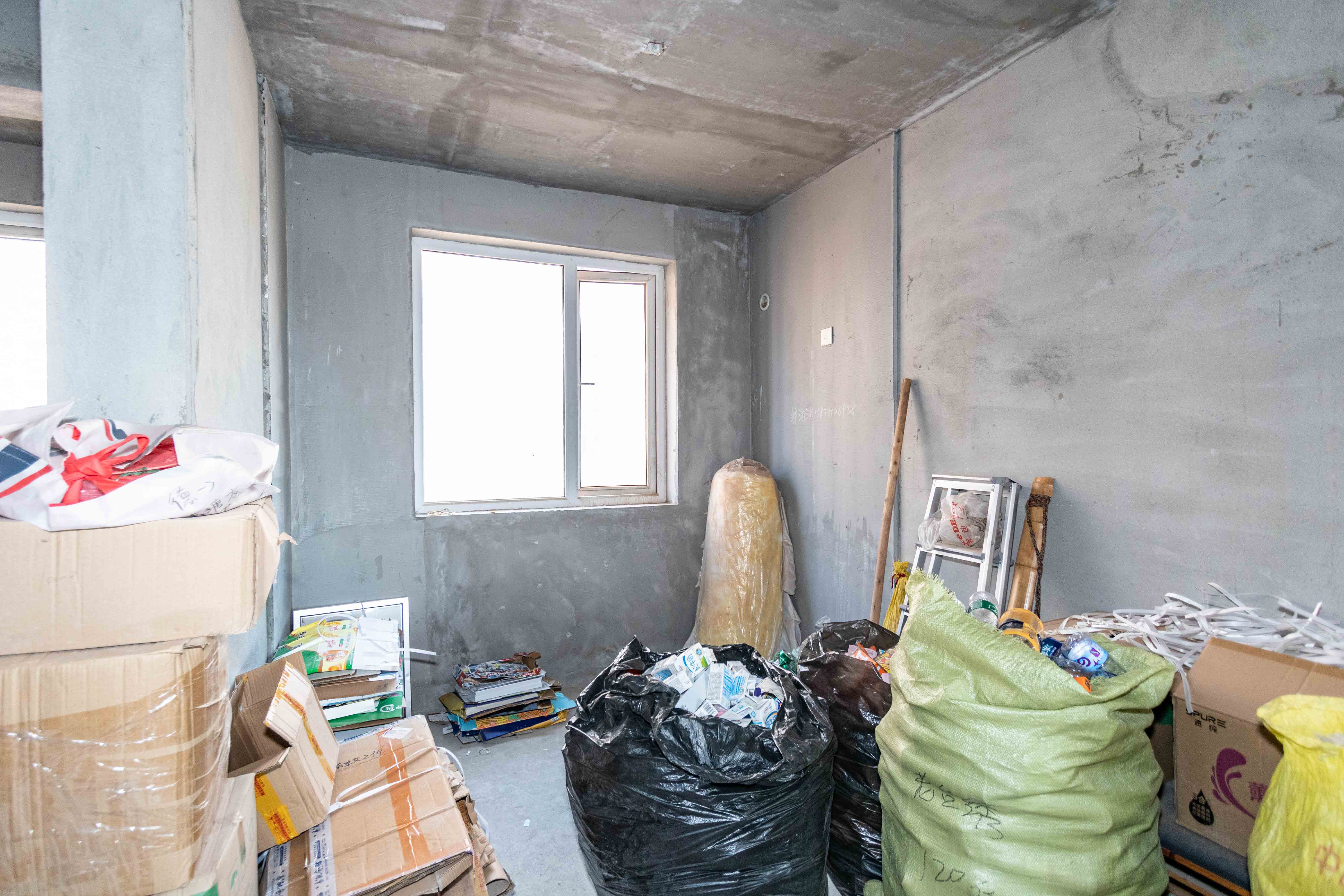 丽发新城 3室2厅2卫 72.0万 丽发新城 3室2厅2卫 72.0万其他