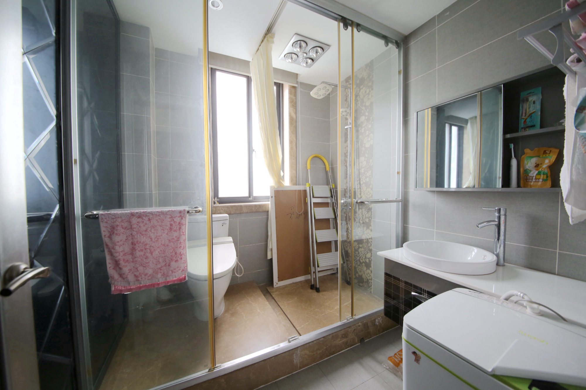 长房东郡  3室2厅1卫    149.0万 长房东郡  3室2厅1卫    149.0万卫生间