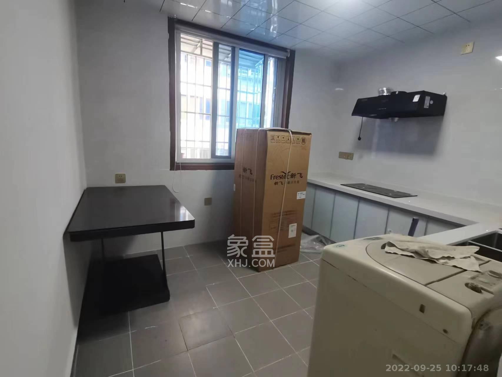 泰时花园  1室1厅1卫    1700.0元/月室内图