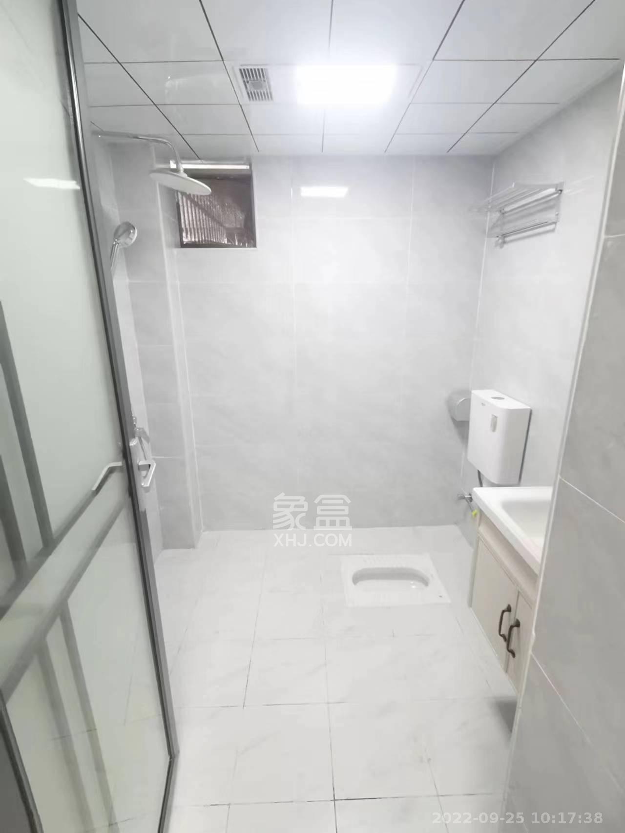 泰时花园  1室1厅1卫    1700.0元/月室内图