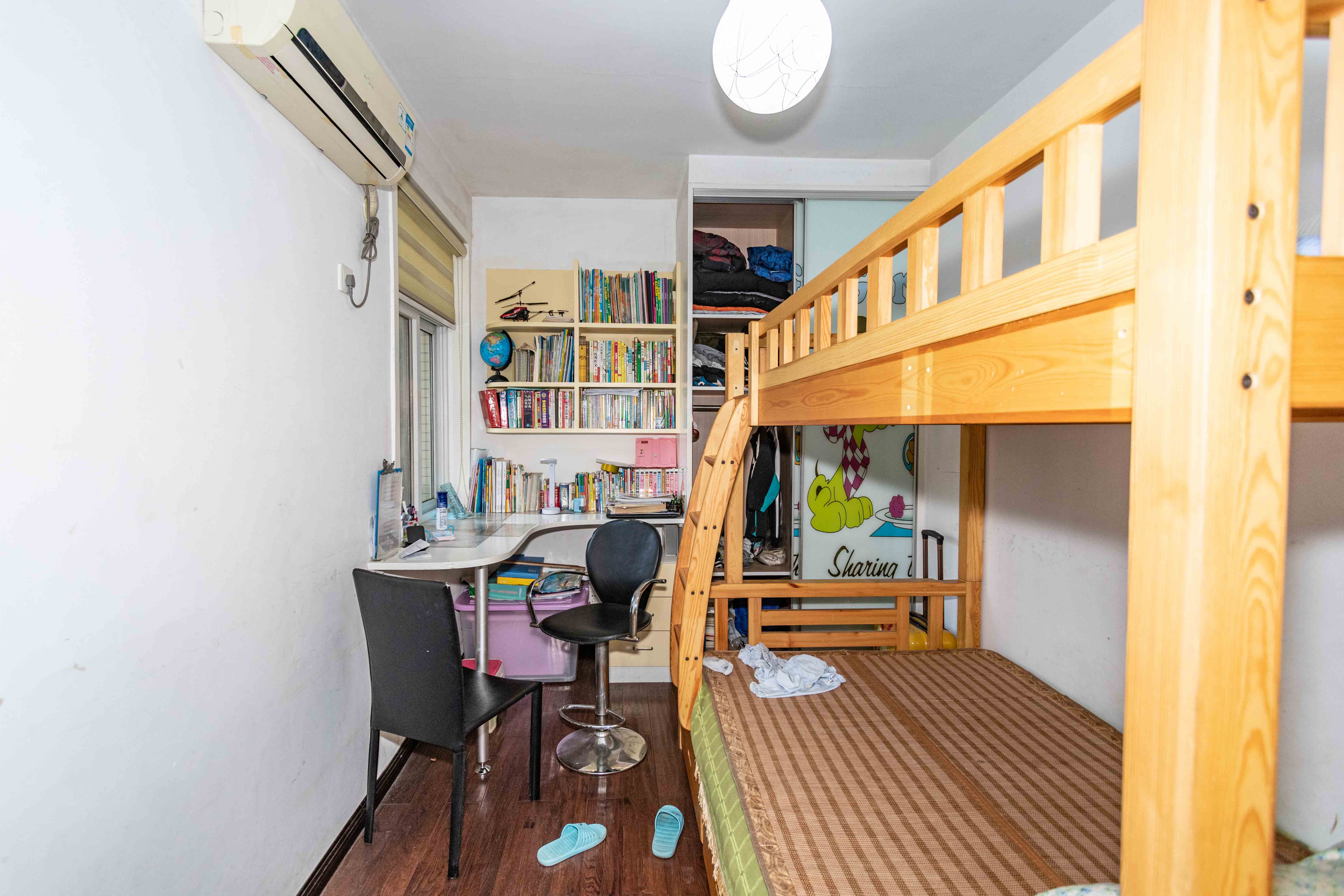 鄱阳小区  3室2厅1卫    56.0万卧室