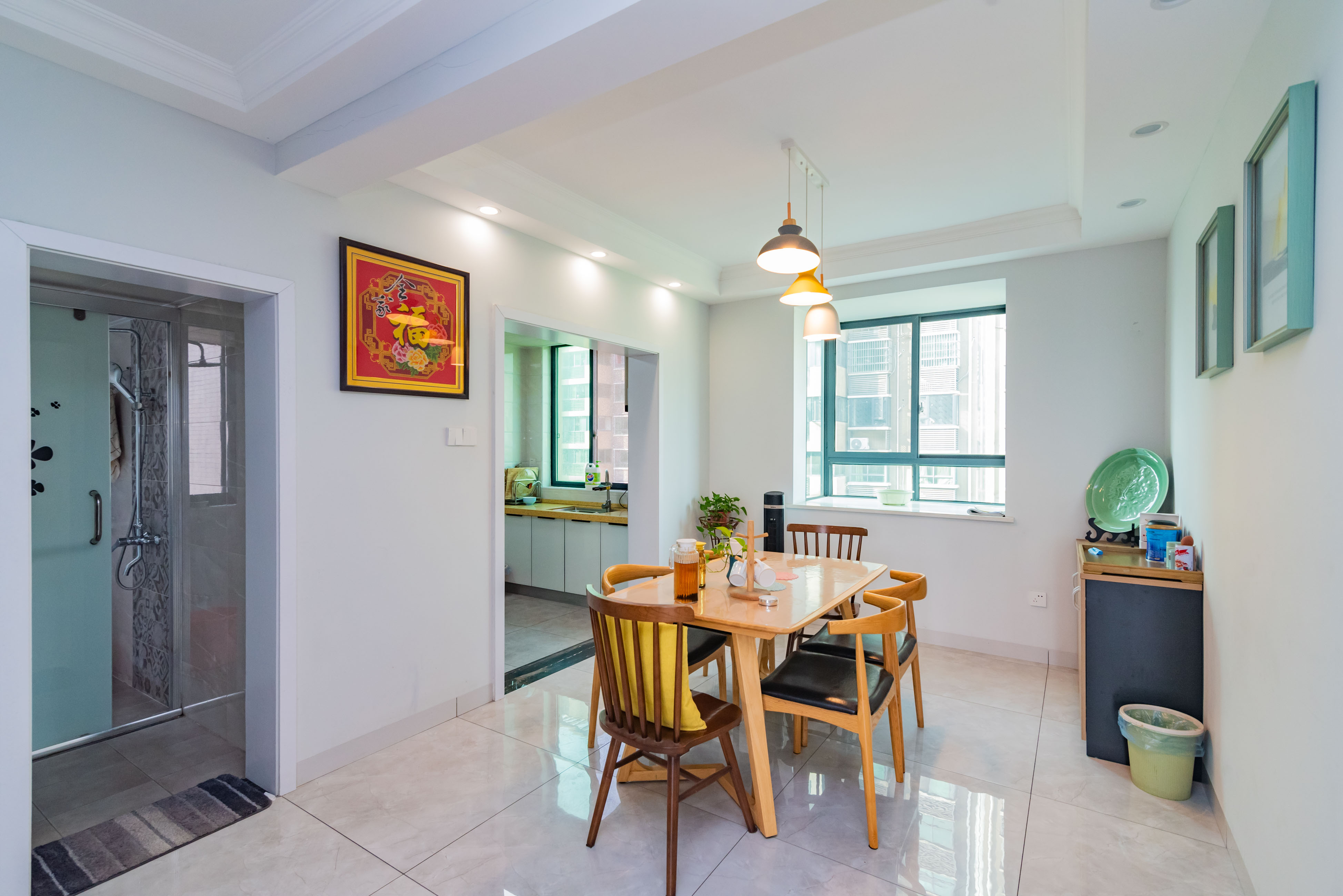 申湘宽境 3室2厅2卫 85.0万 申湘宽境 3室2厅2卫 85.0万客厅