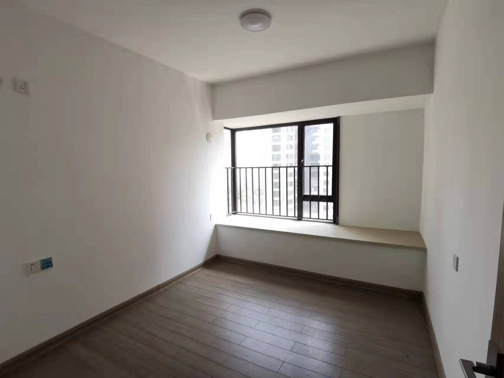 蓝溪谷 3室2厅2卫 81.8万 蓝溪谷 3室2厅2卫 81.8万室内图