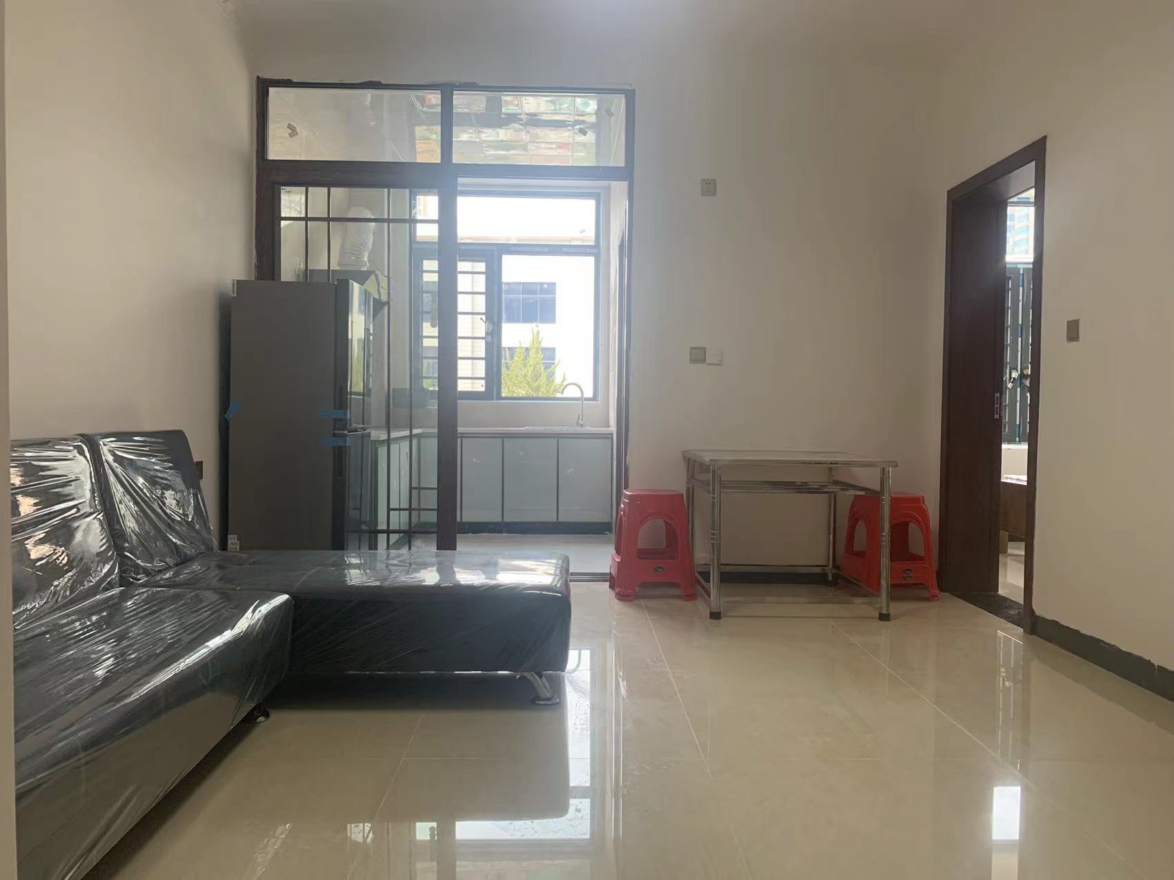 檀山湾小区 2室1厅1卫 1300.00元/月 檀山湾小区 2室1厅1卫 1300.00元/月室内图