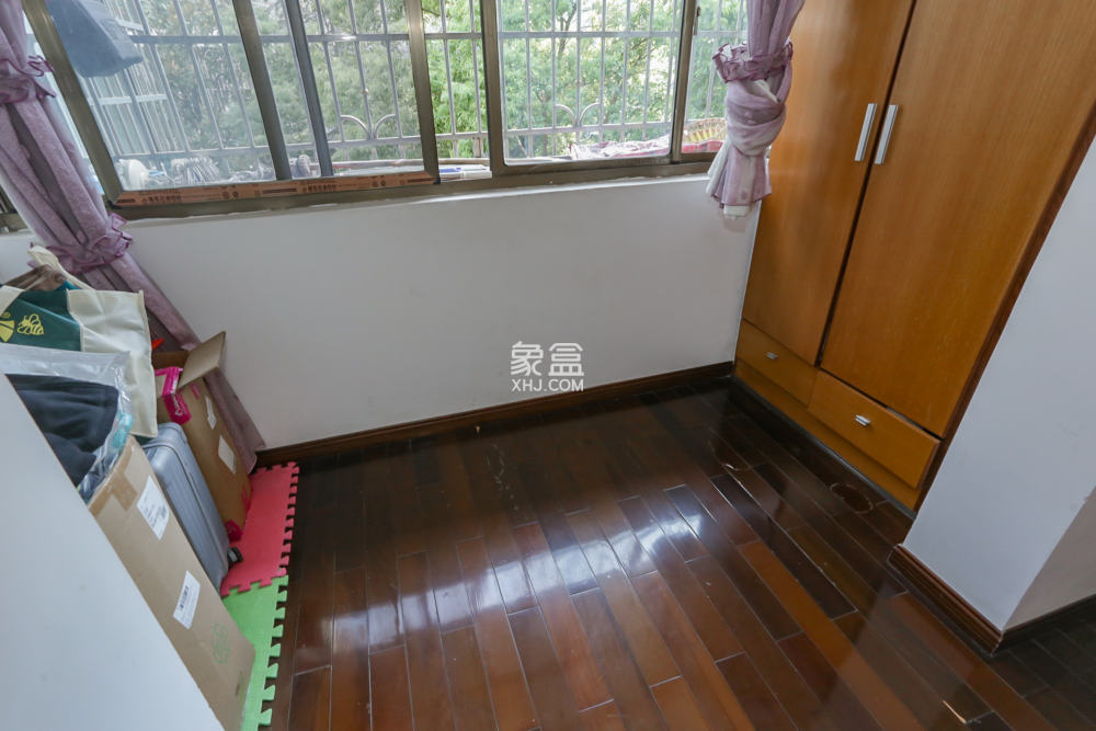 金峰小區(qū)北院  2室2廳1衛(wèi)   103.80萬(wàn)
