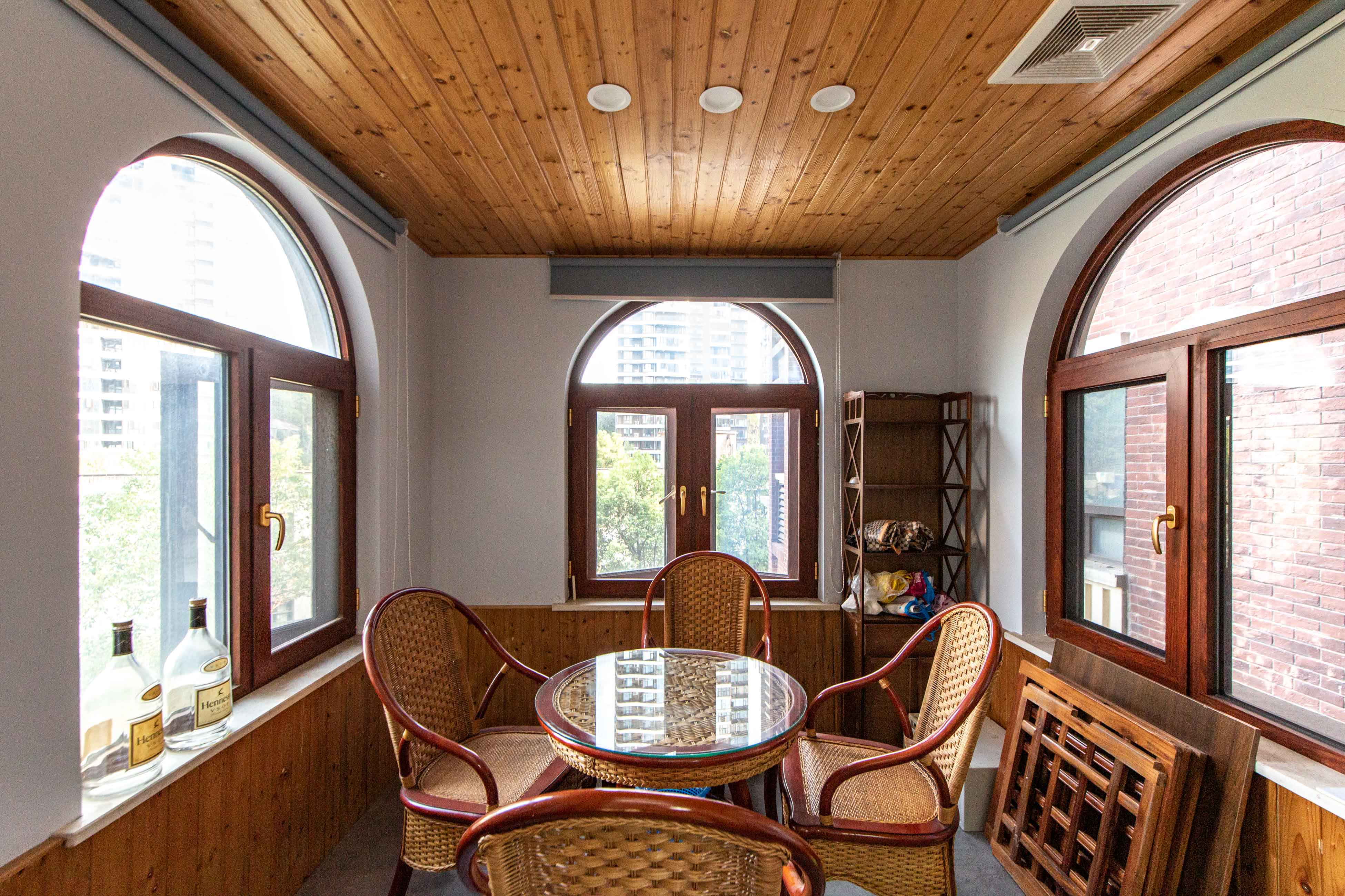 旭辉国际广场（永升商业广场）  4室2厅2卫    270.0万阳台