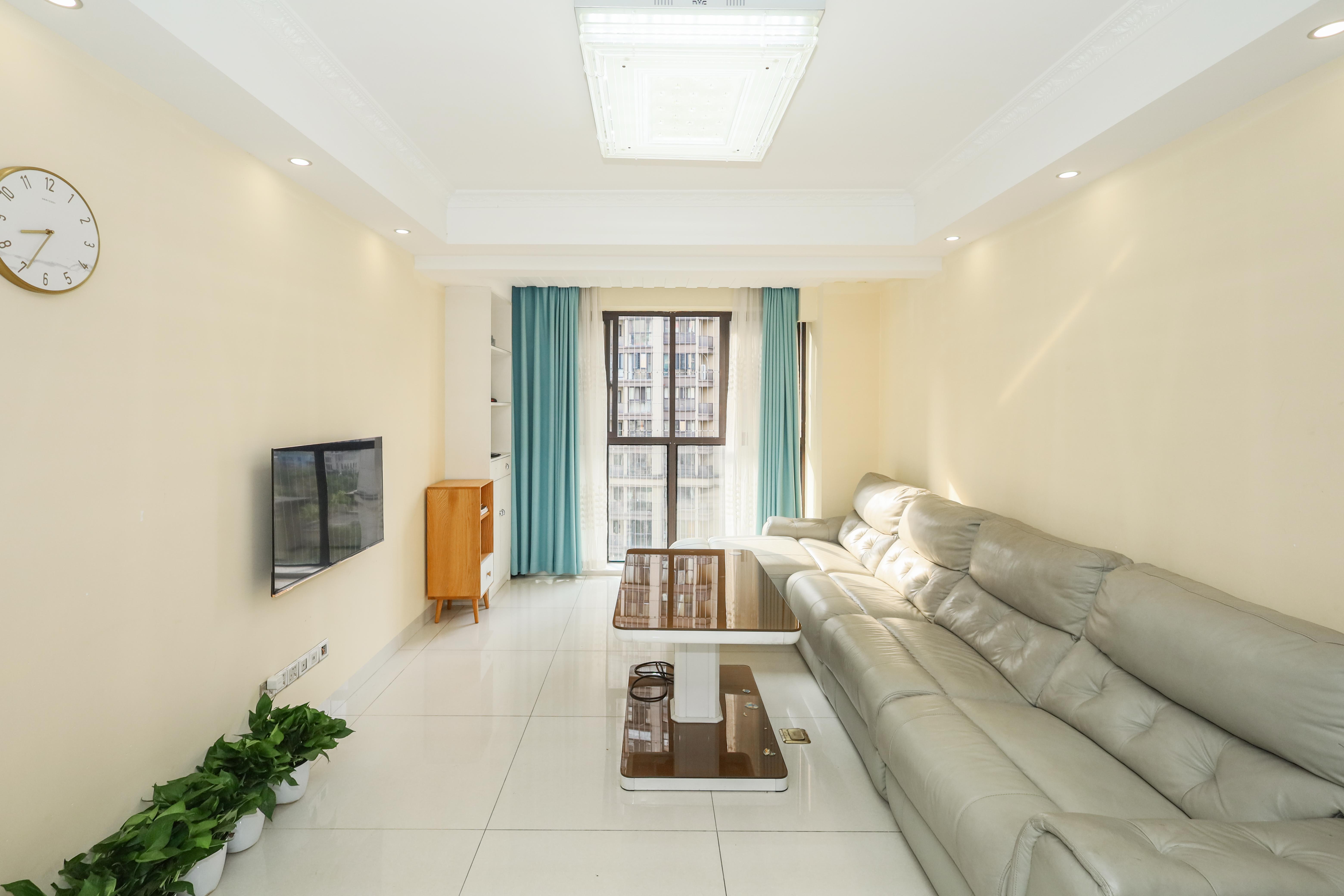 和泓梅溪四季  4室2厅1卫    188.0万客厅