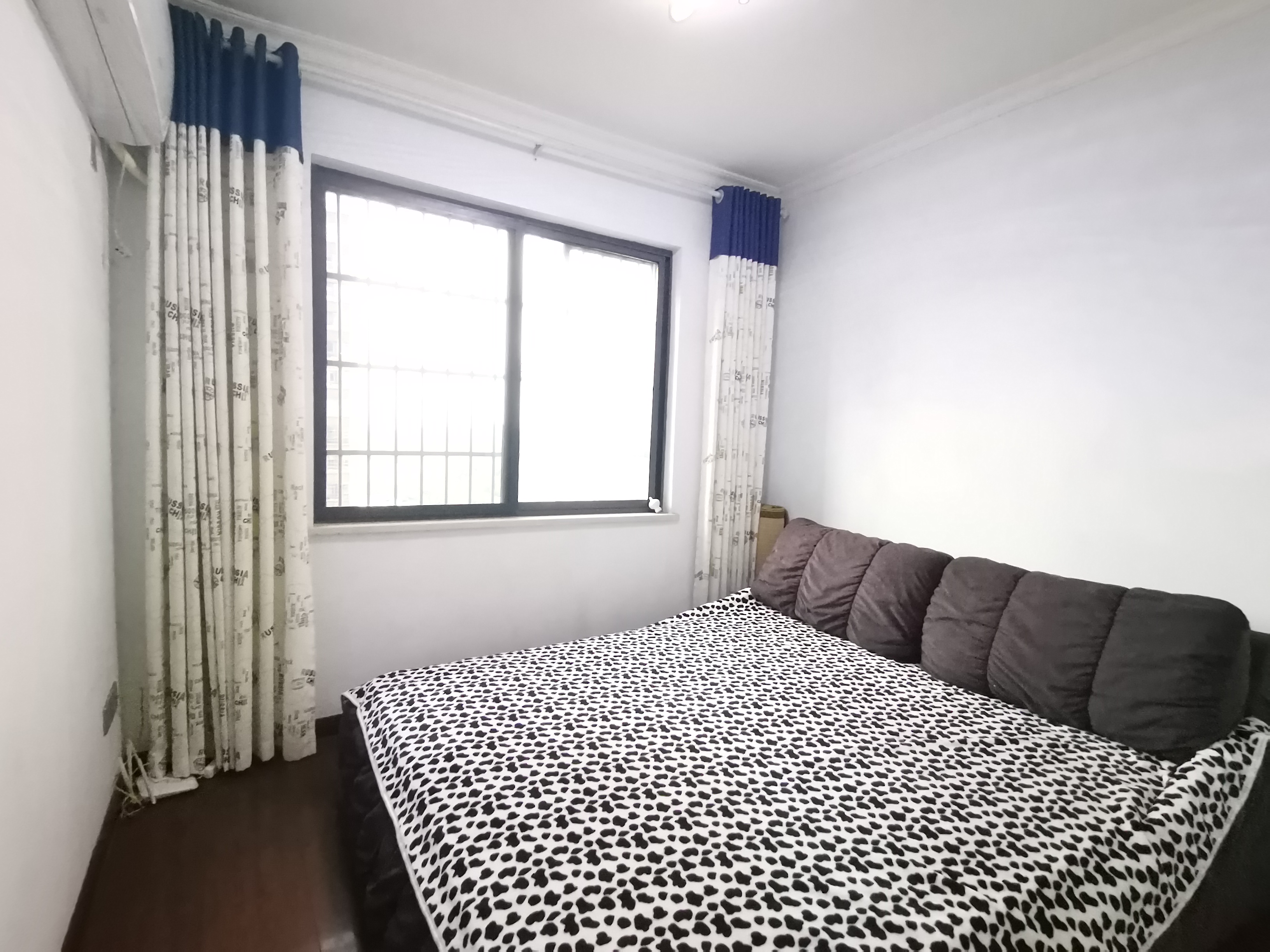 时代云龙城小区 5室2厅2卫 98.00万 时代云龙城小区 5室2厅2卫 98.00万室内图