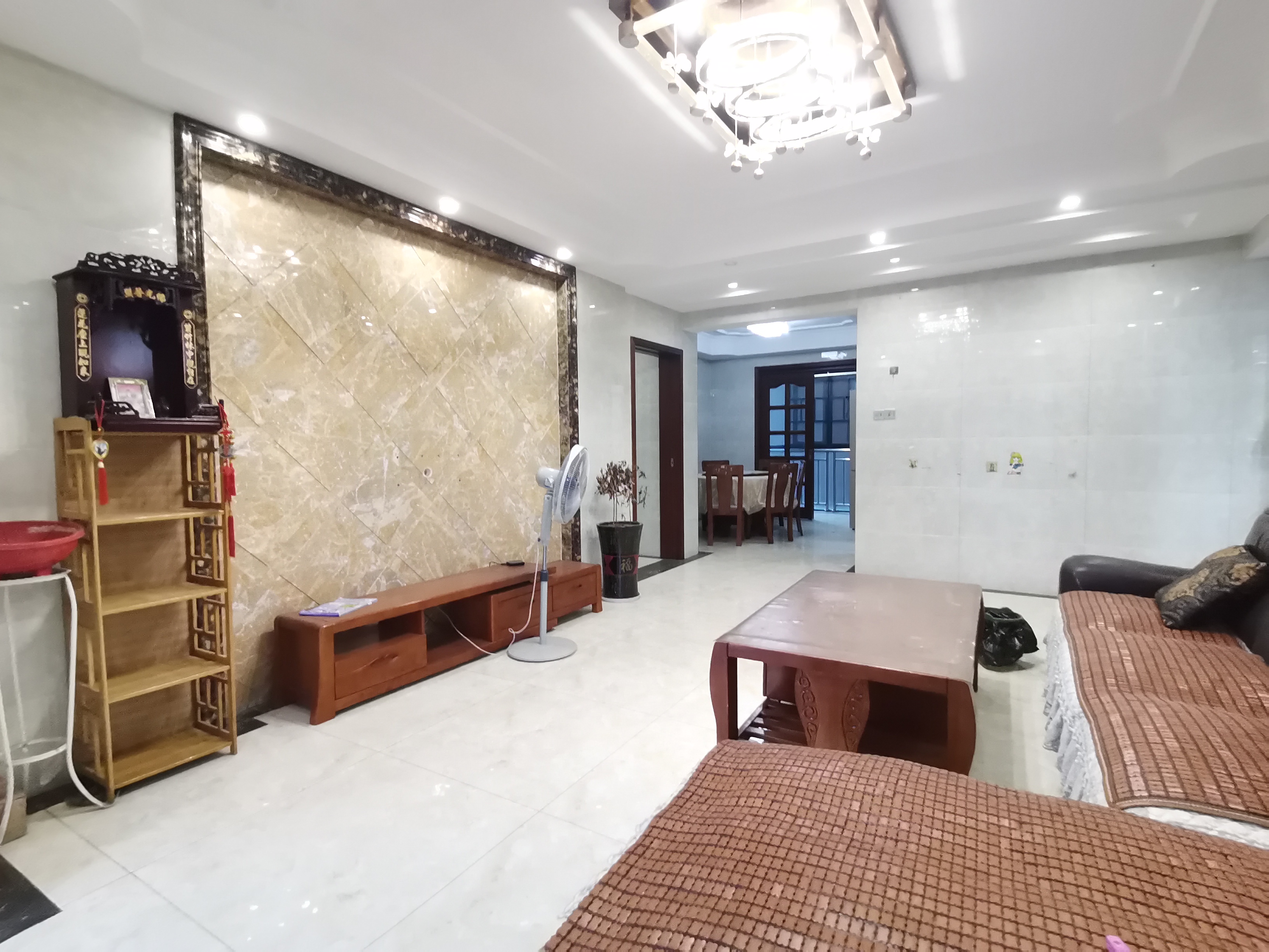 时代云龙城小区 5室2厅2卫 98.00万 时代云龙城小区 5室2厅2卫 98.00万室内图