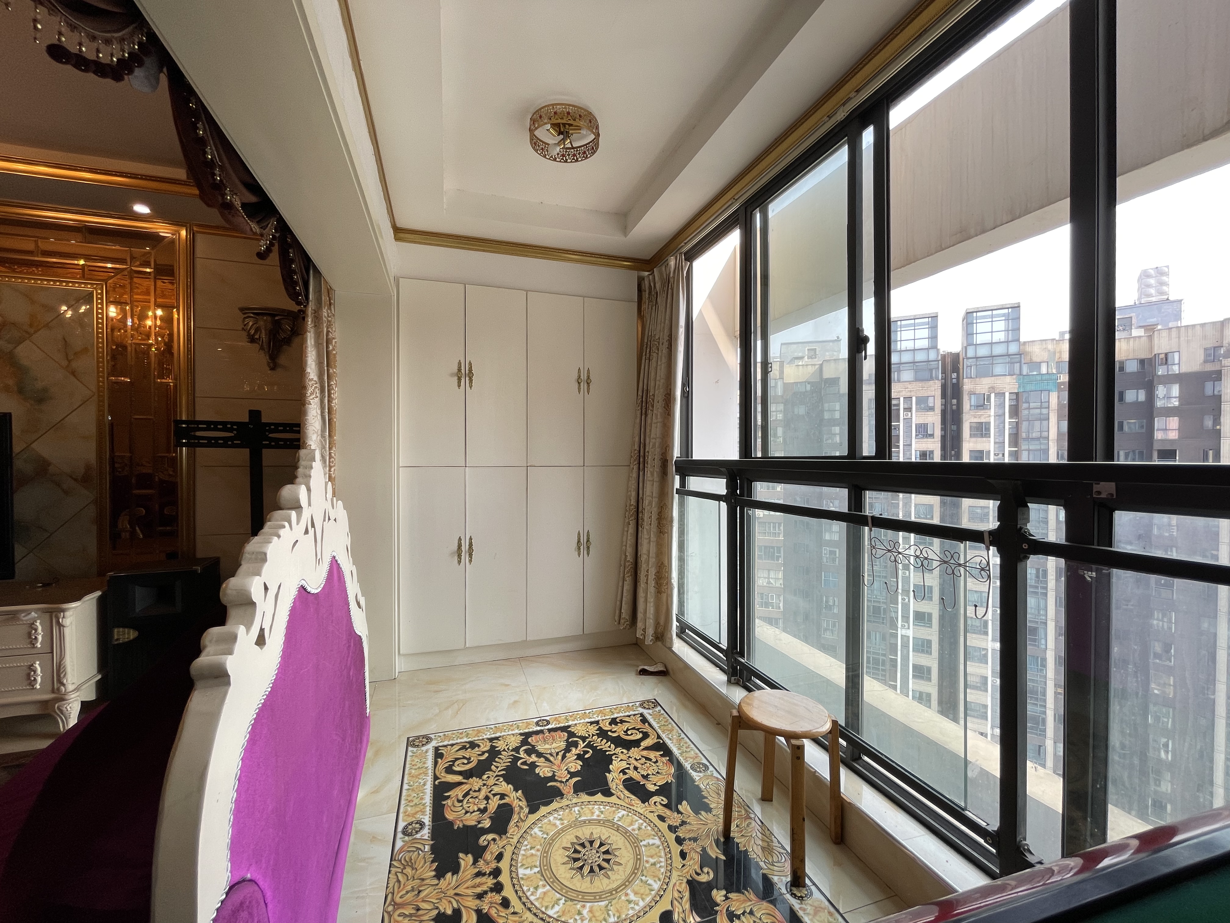 美的城一期  4室2厅2卫   95.00万室内图