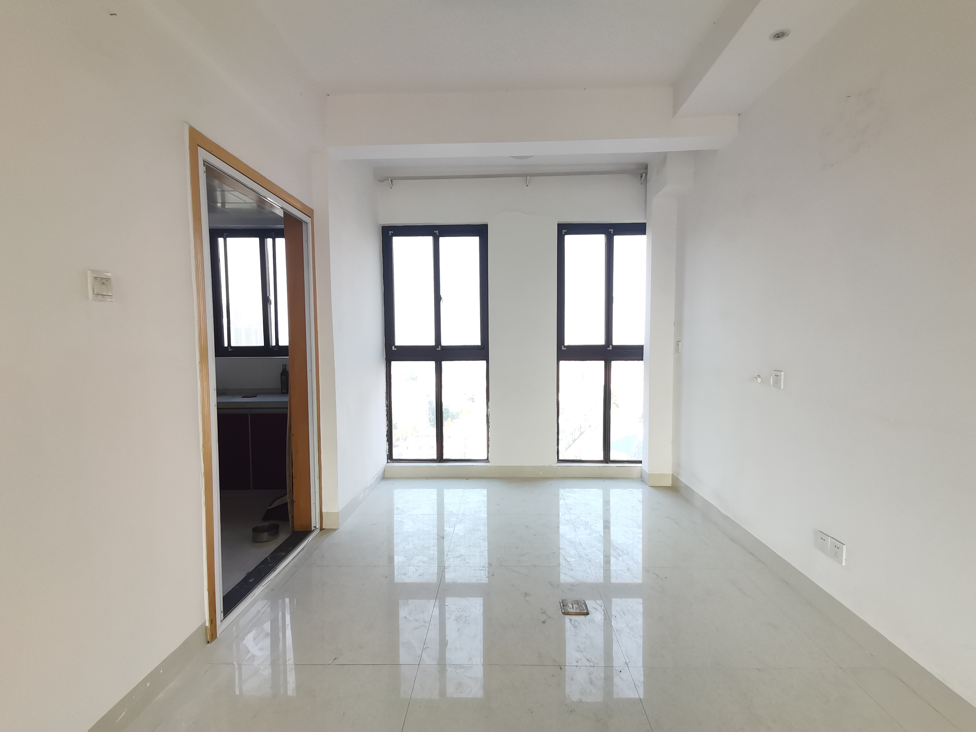 亿都国际城市首府  3室2厅2卫    41.0万 亿都国际城市首府  3室2厅2卫    41.0万室内图