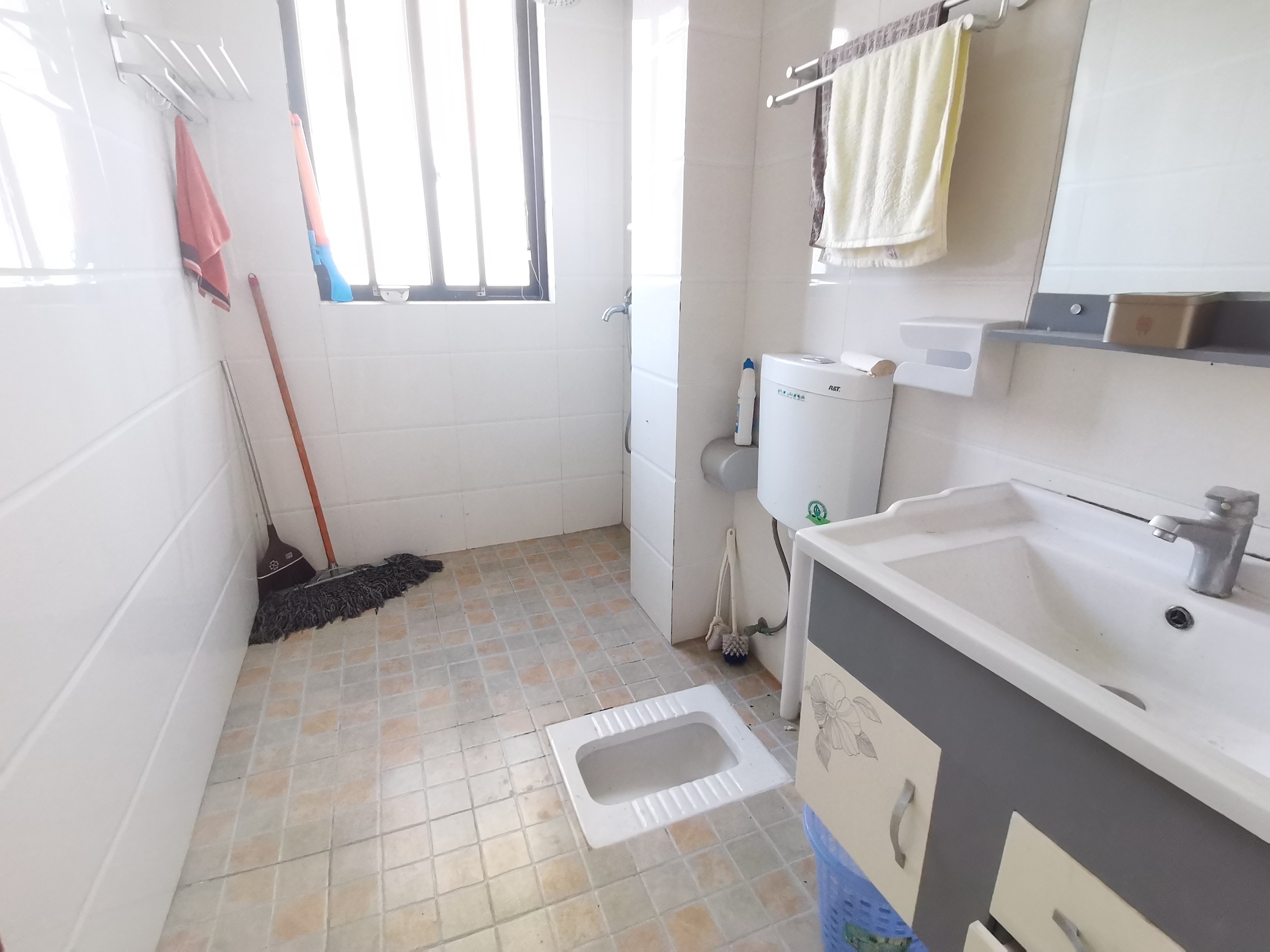 亿都国际城市首府  3室2厅2卫    41.0万 亿都国际城市首府  3室2厅2卫    41.0万室内图