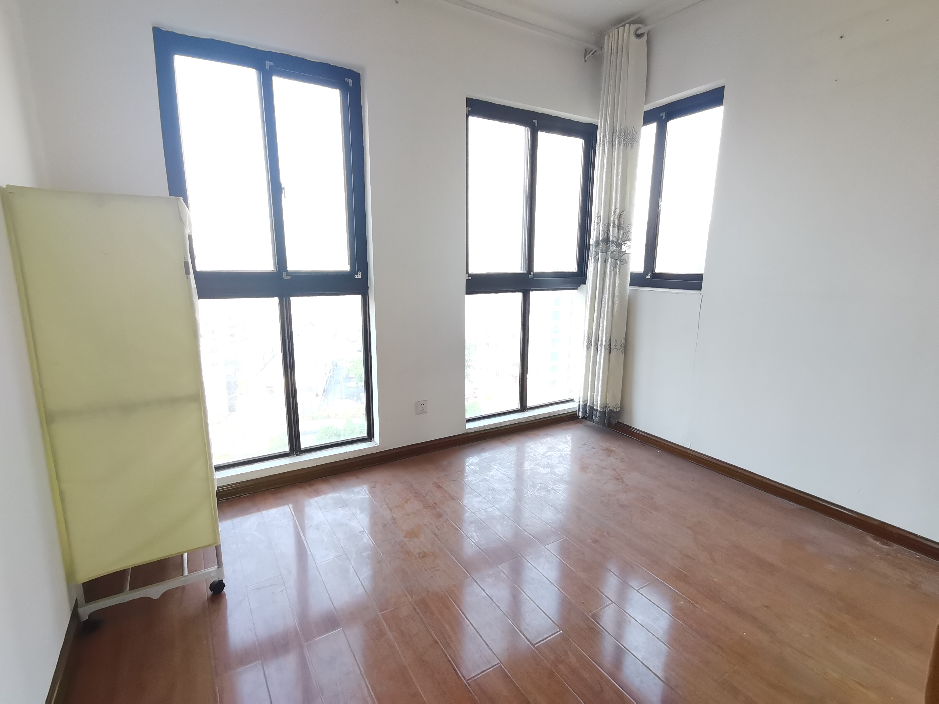 亿都国际城市首府  3室2厅2卫    41.0万 亿都国际城市首府  3室2厅2卫    41.0万室内图