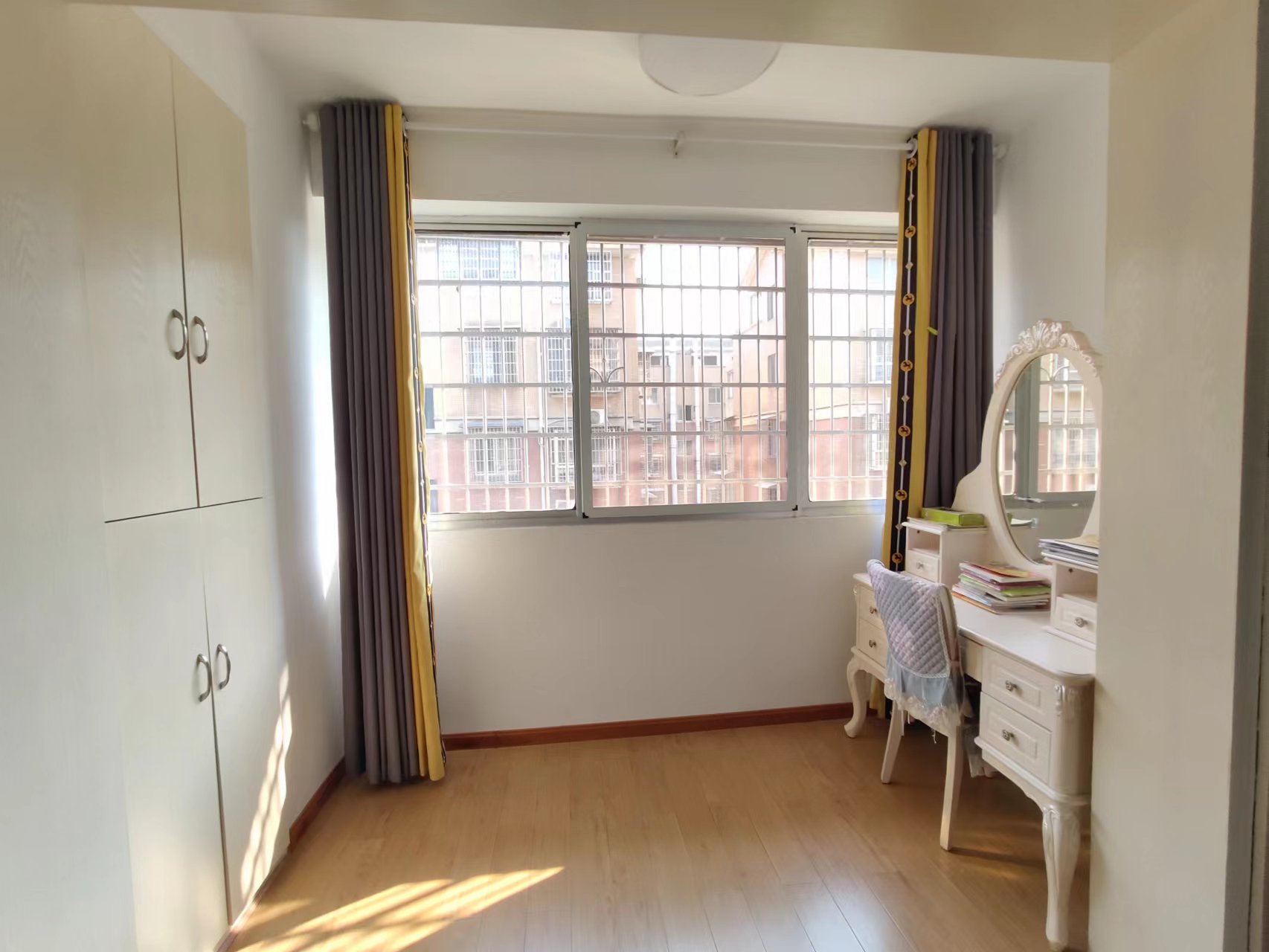 兴湖家园 3室2厅1卫 70.00万 兴湖家园 3室2厅1卫 70.00万室内图