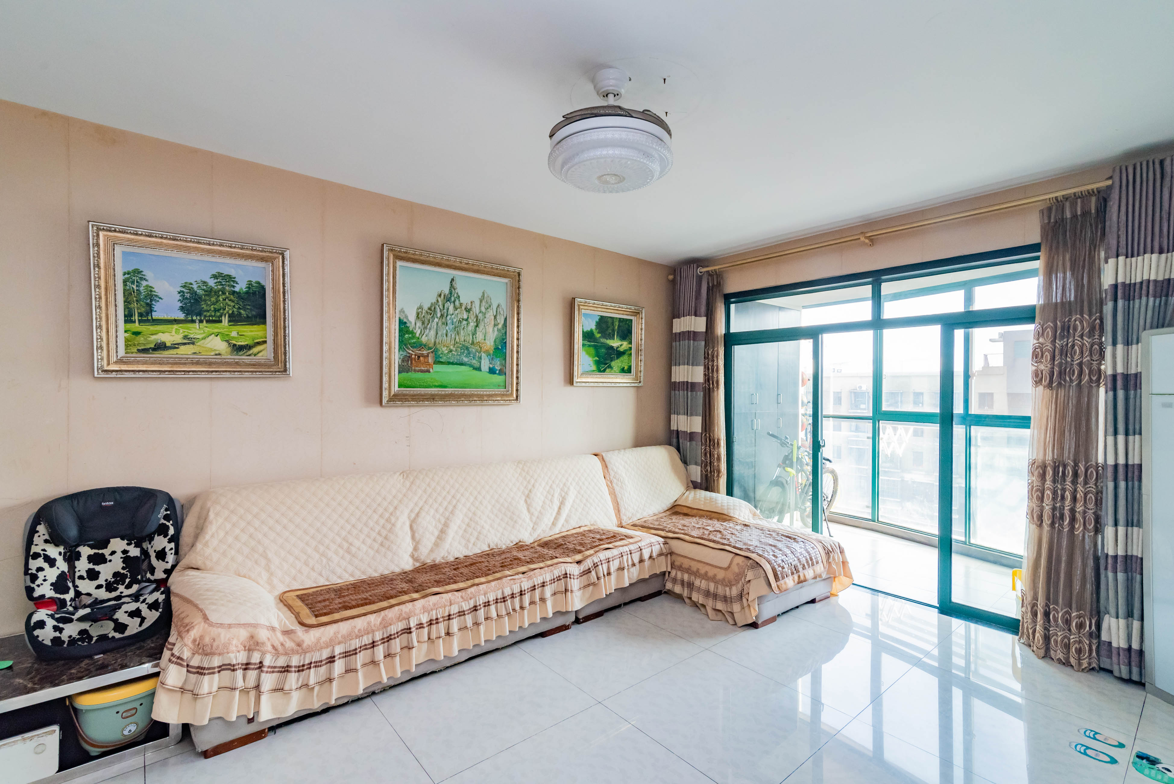 才子佳苑一期/二期 3室2厅1卫 68.0万 才子佳苑一期/二期 3室2厅1卫 68.0万客厅