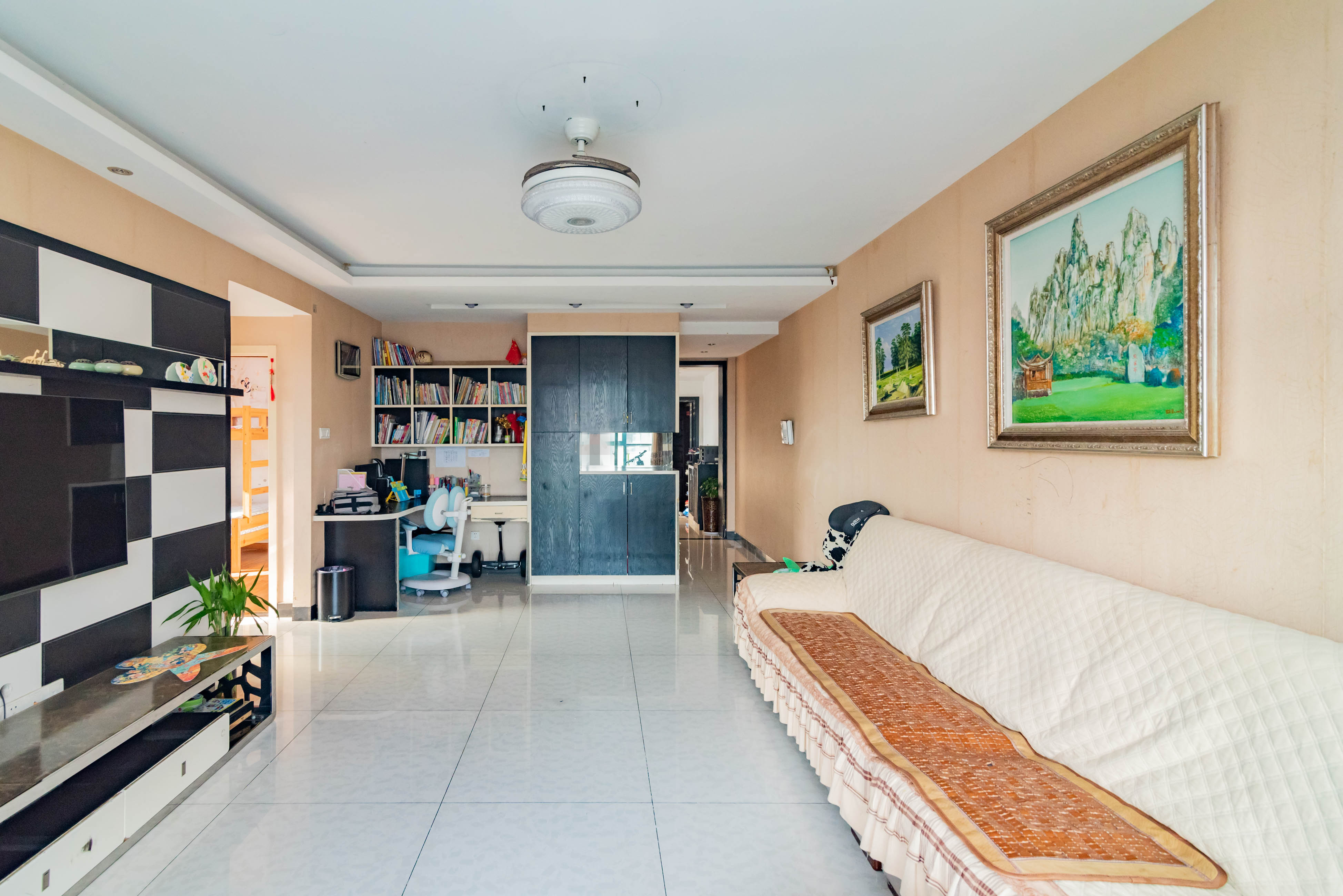 才子佳苑一期/二期 3室2厅1卫 68.0万 才子佳苑一期/二期 3室2厅1卫 68.0万客厅