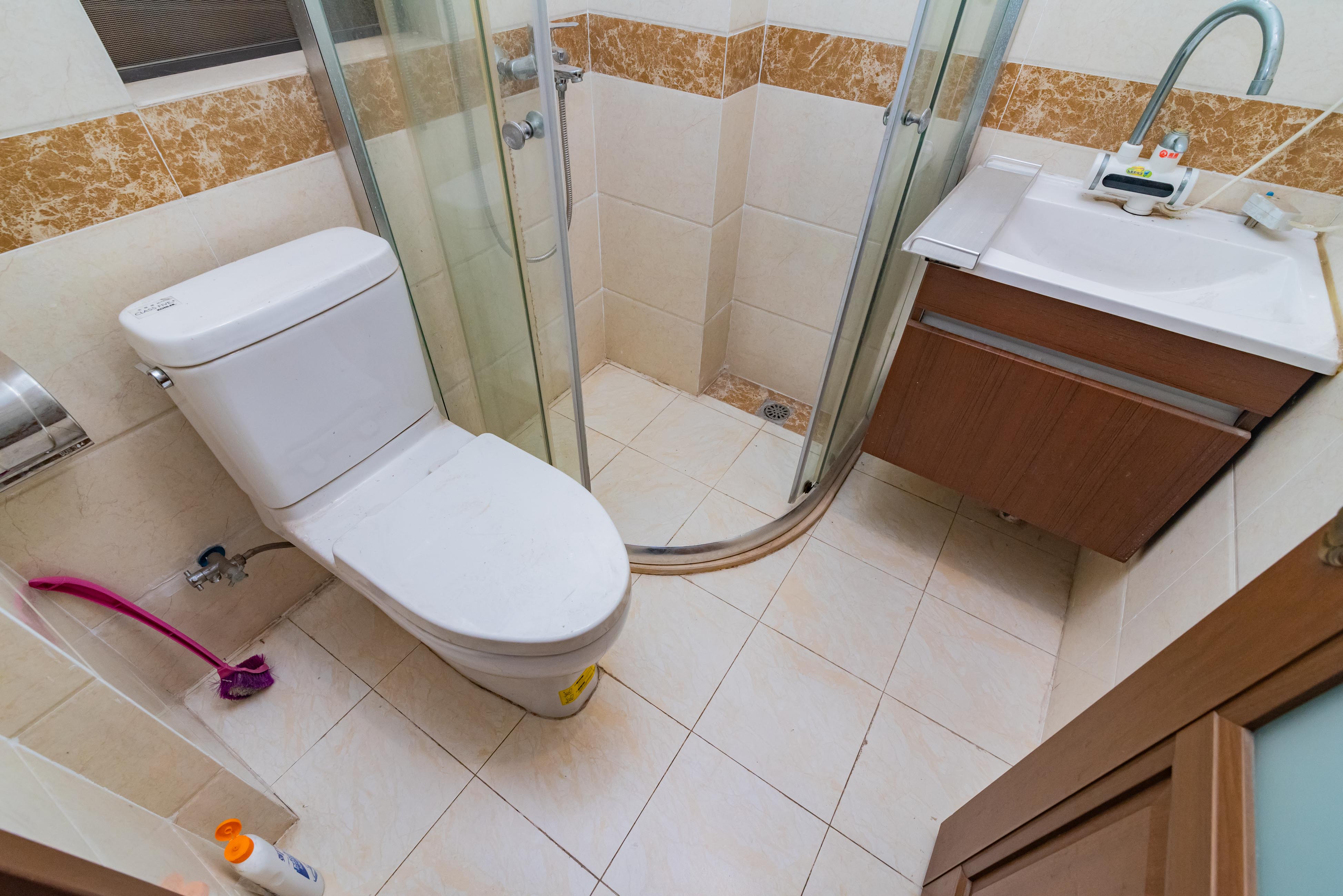 旺德府恺悦国际  4室2厅2卫   100.00万卫生间