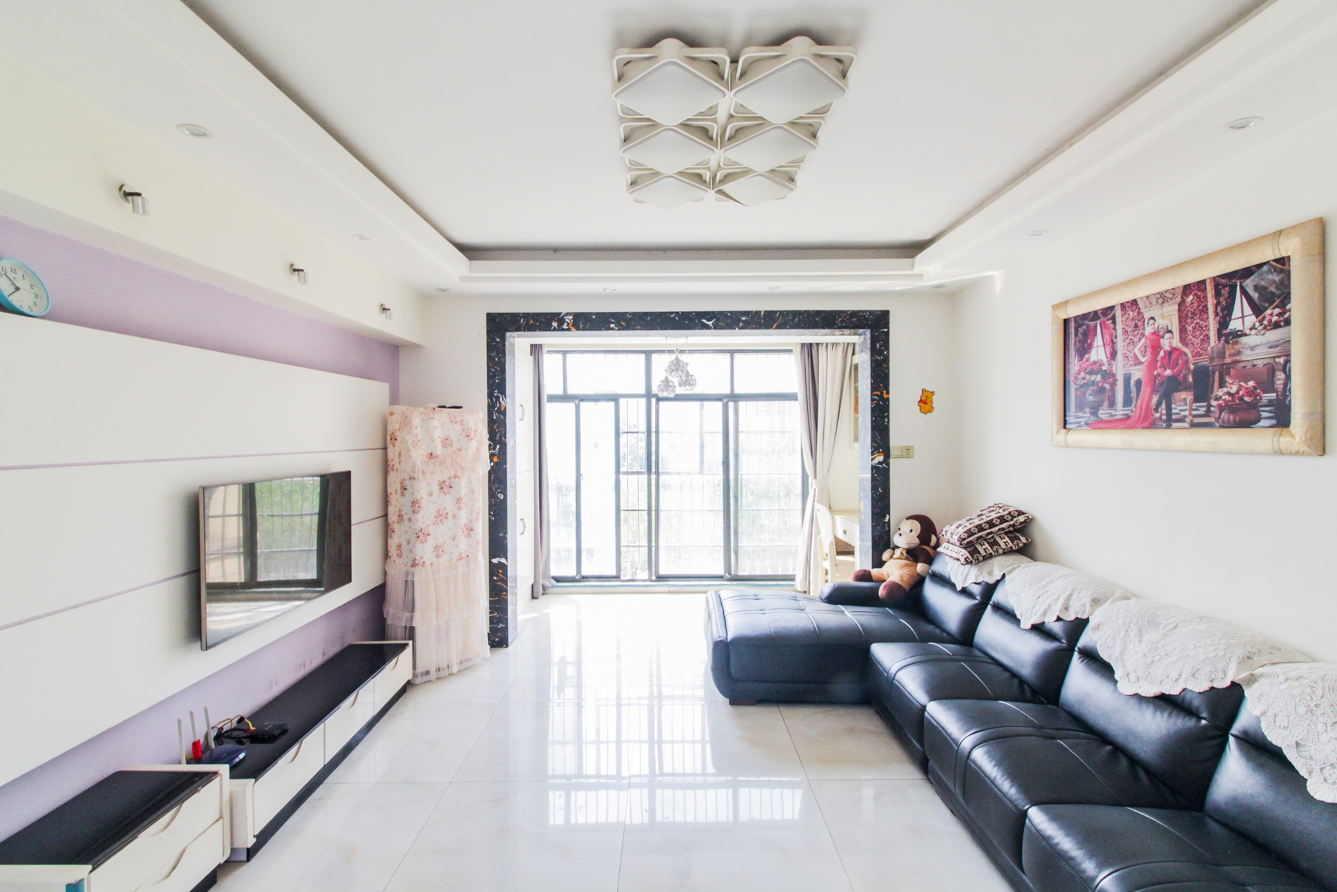 丰园城(鄱阳小区二期)  3室2厅2卫    73.8万 丰园城(鄱阳小区二期)  3室2厅2卫    73.8万客厅